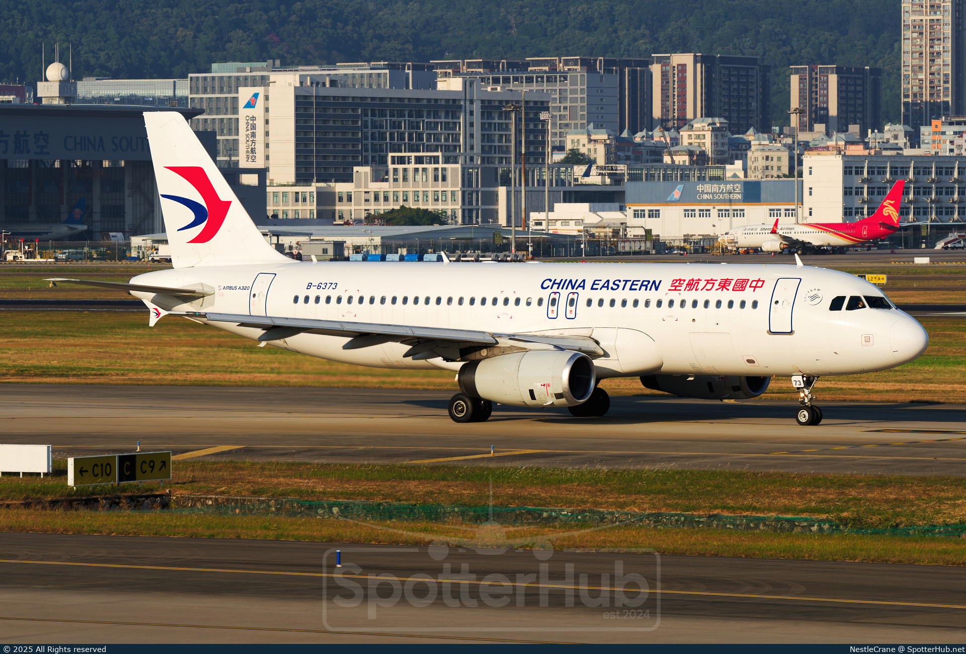 Photo of B-6373 - Airbus A320-232 operated by China Eastern Airlines