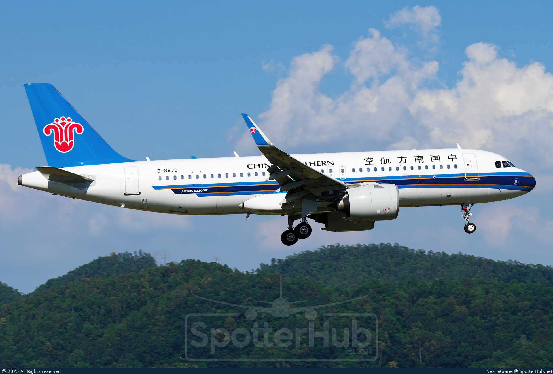 Photo of B-8670 - Airbus A320-271N operated by China Southern Airlines