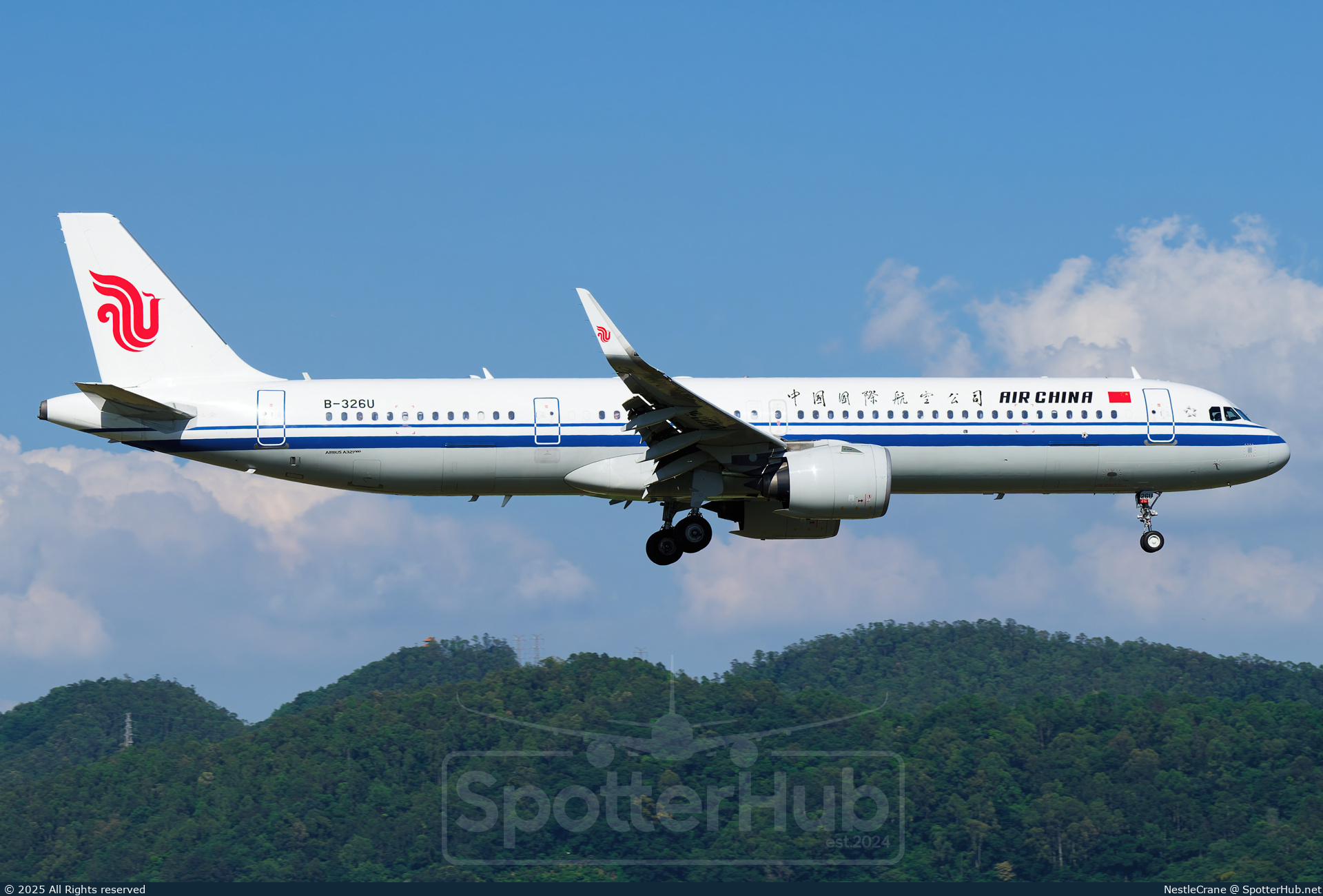 Photo of B-326U - Airbus A321-272NX operated by Air China