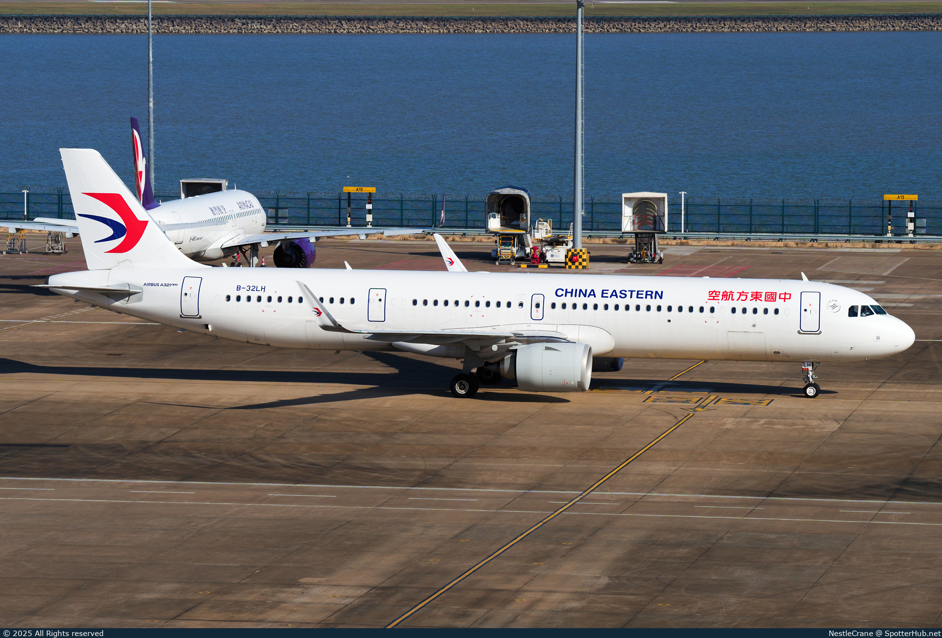 Photo of B-32LH - Airbus A321-251NX operated by China Eastern Airlines