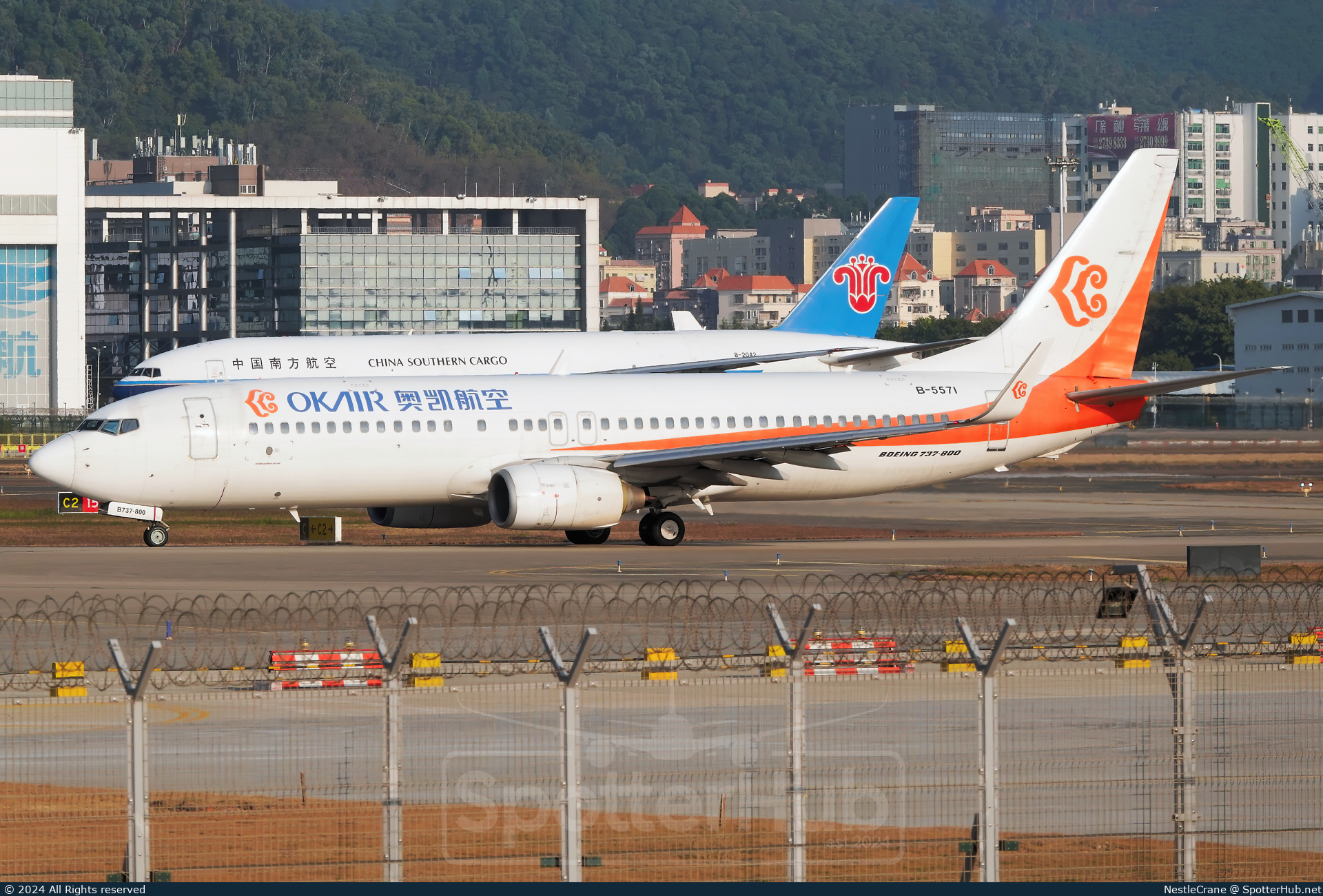 Photo of B-5571 - Boeing 737-86N operated by OK Air