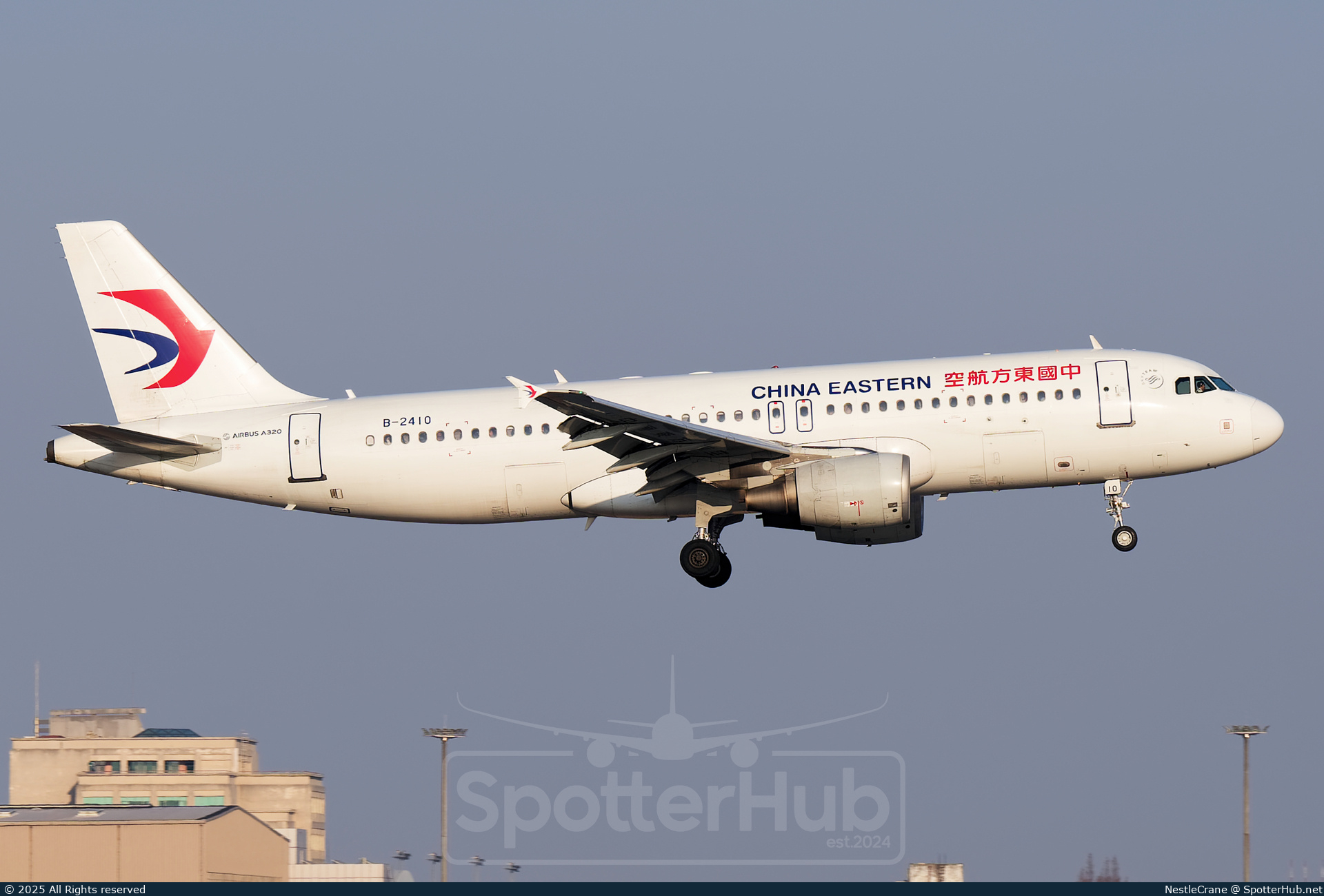 Photo of B-2410 - Airbus A320-214 operated by China Eastern Airlines