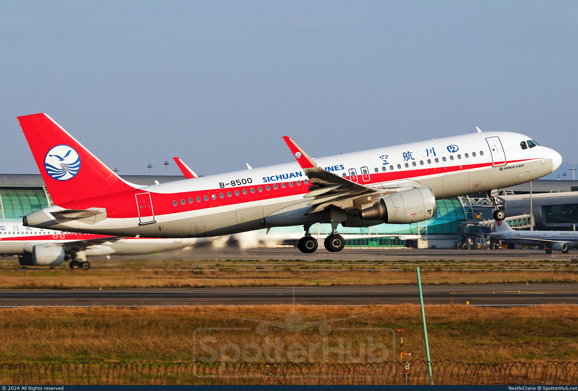 Photo of B-8500 - Airbus A320-214 operated by Sichuan Airlines