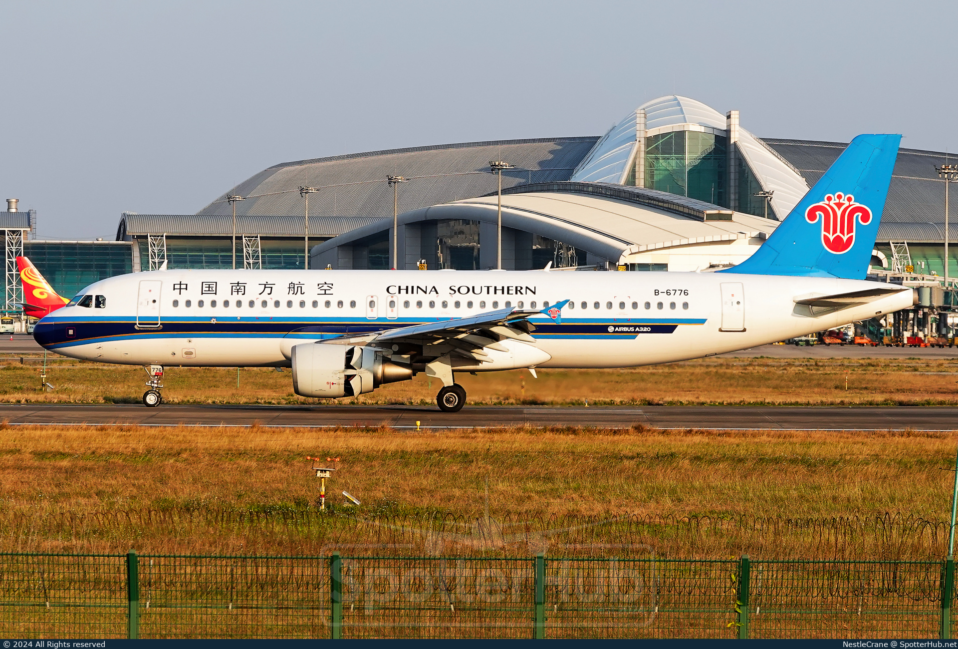 Photo of B-6776 - Airbus A320-214 operated by China Southern Airlines