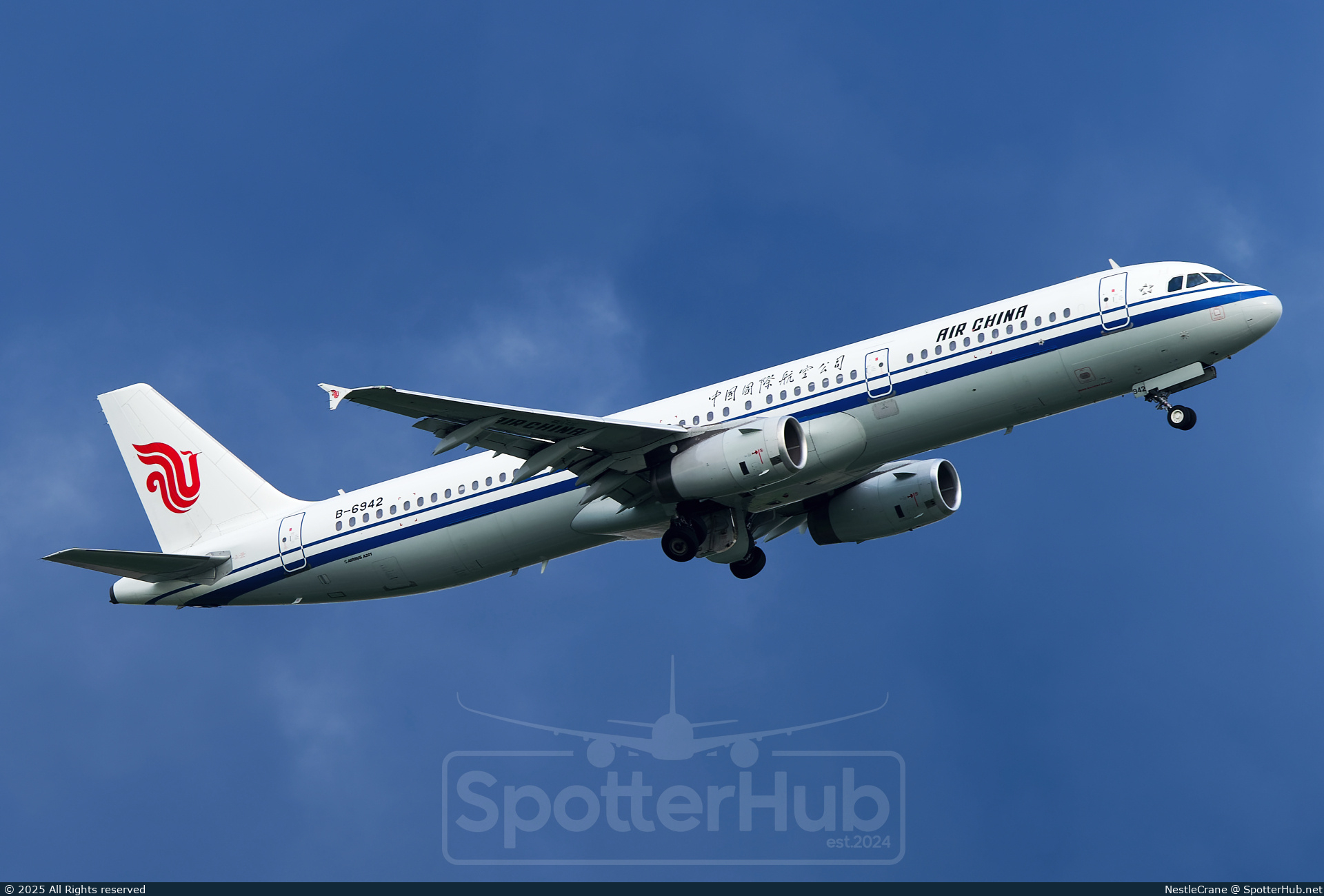 Photo of B-6942 - Airbus A321-232 operated by Air China