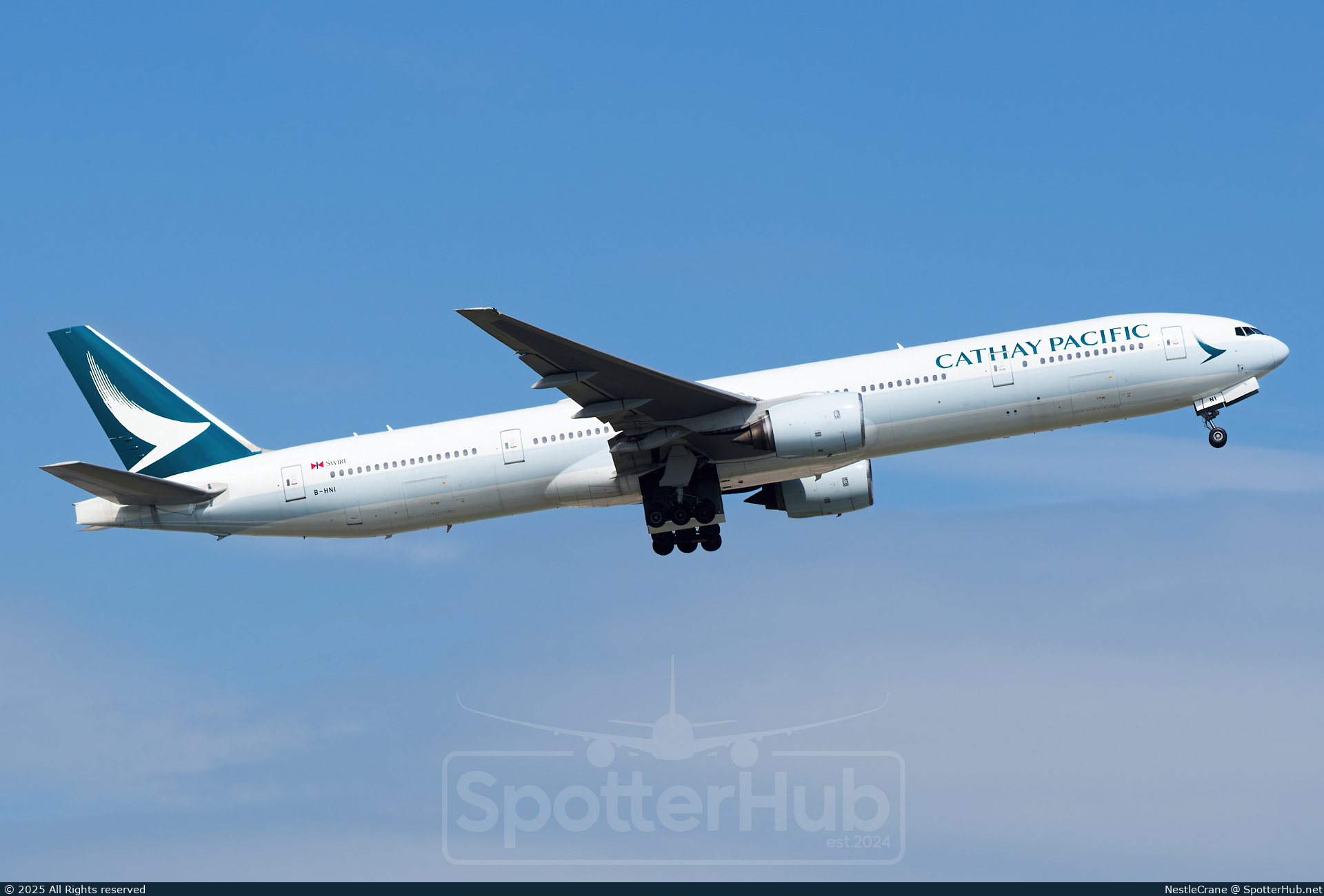 Photo of B-HNI - Boeing 777-367 operated by Cathay Pacific Airways