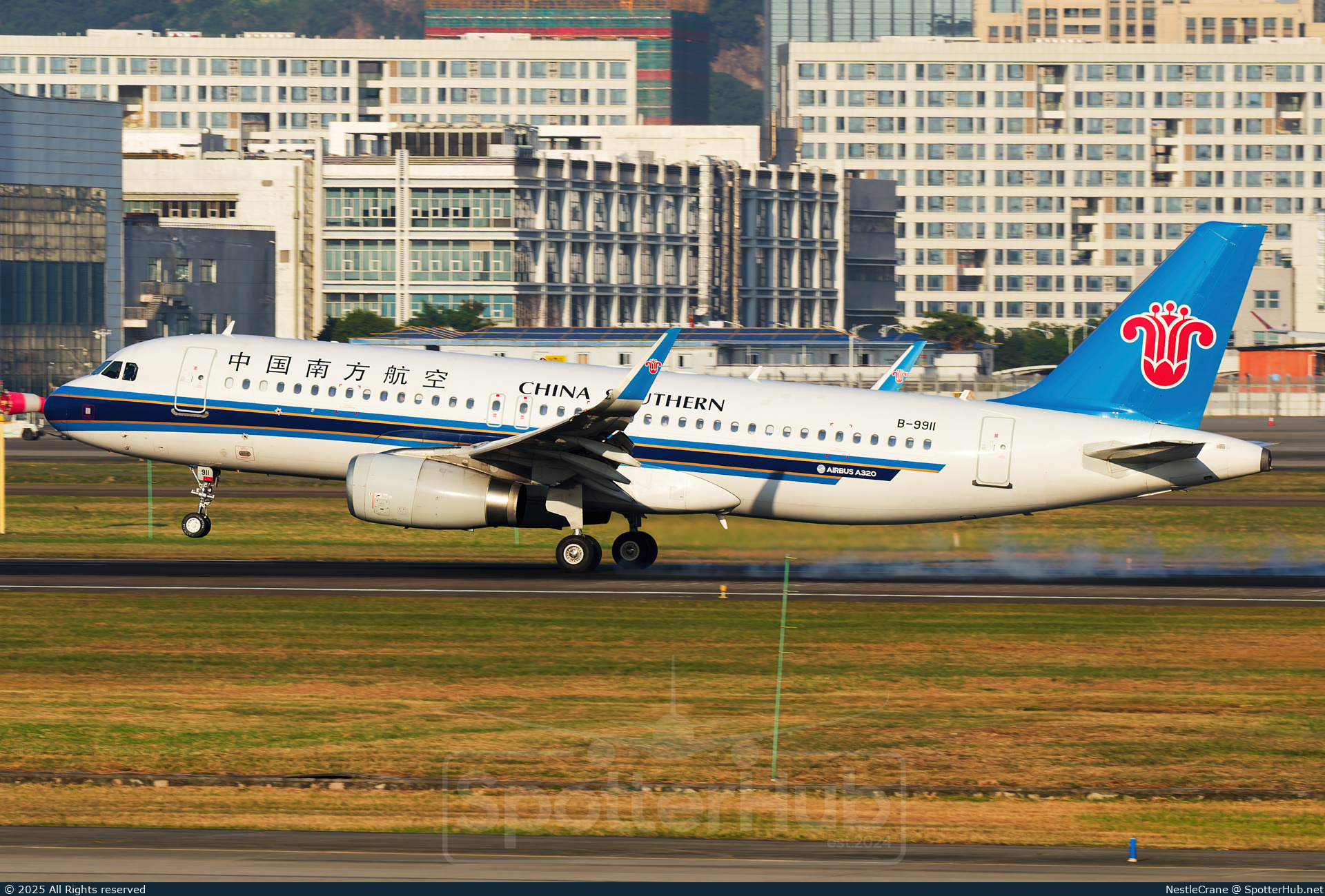 Photo of B-9911 - Airbus A320-232 operated by China Southern Airlines