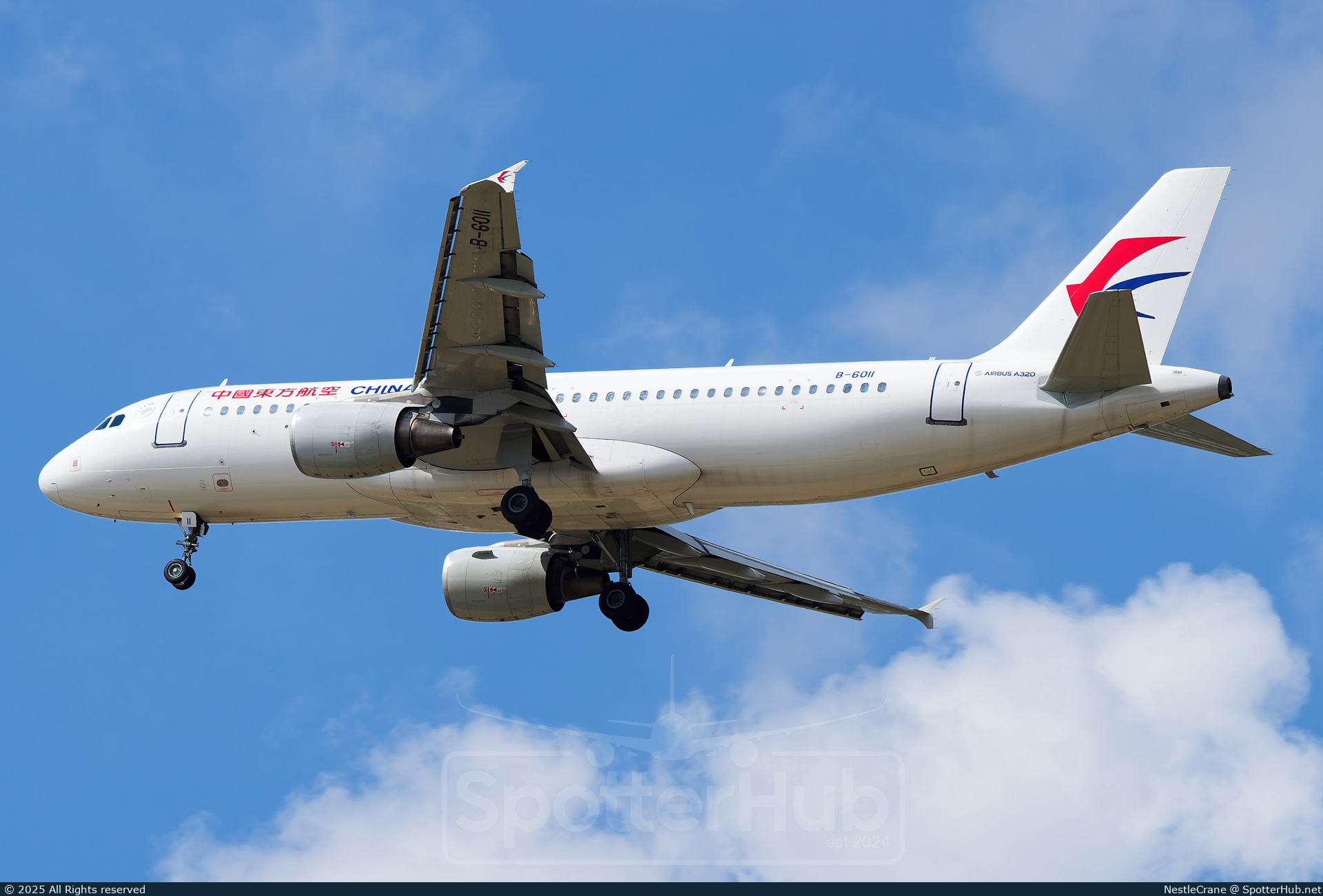 Photo of B-6011 - Airbus A320-214 operated by China Eastern Airlines