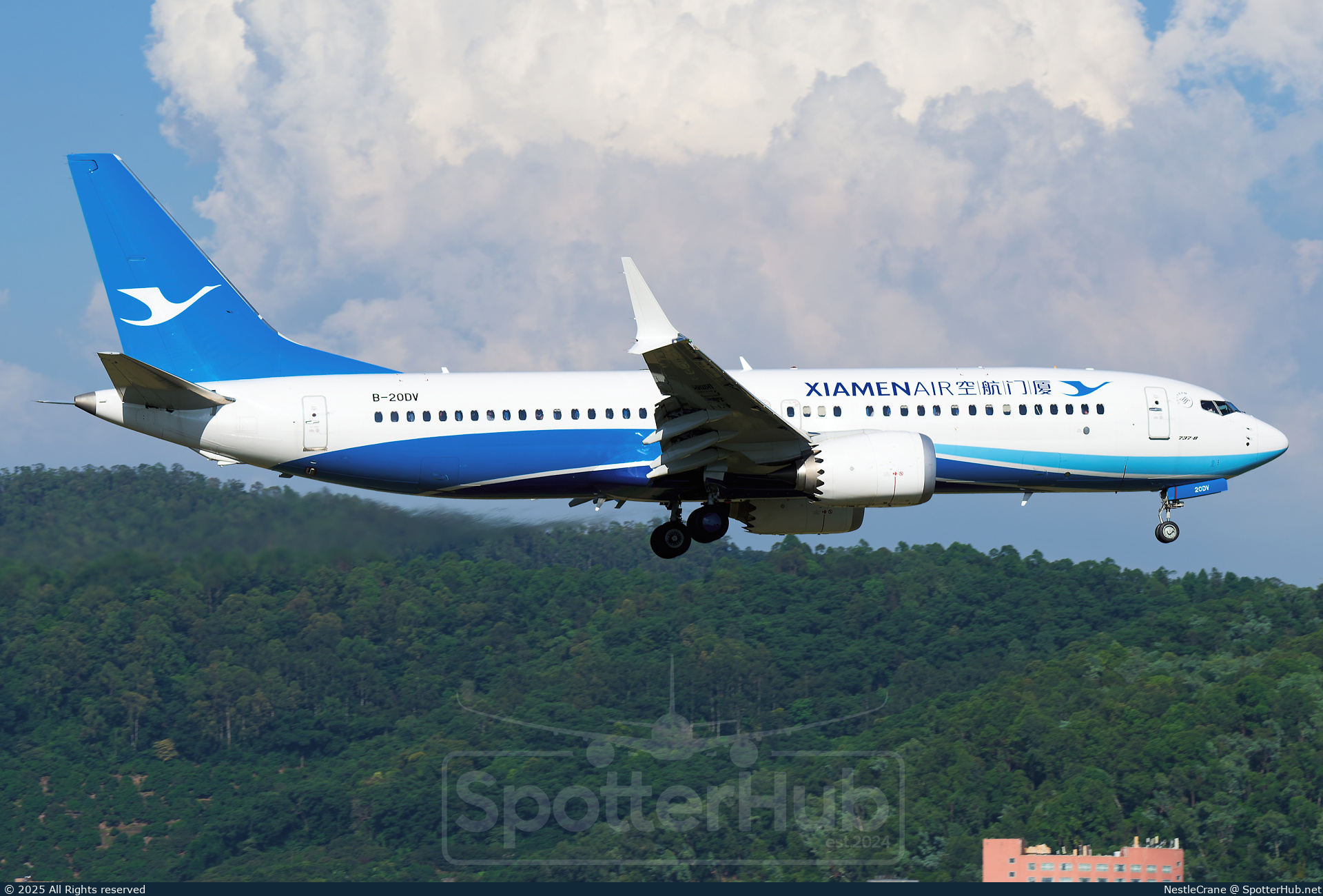 Photo of B-20DV - Boeing 737 MAX 8 operated by Xiamen Airlines