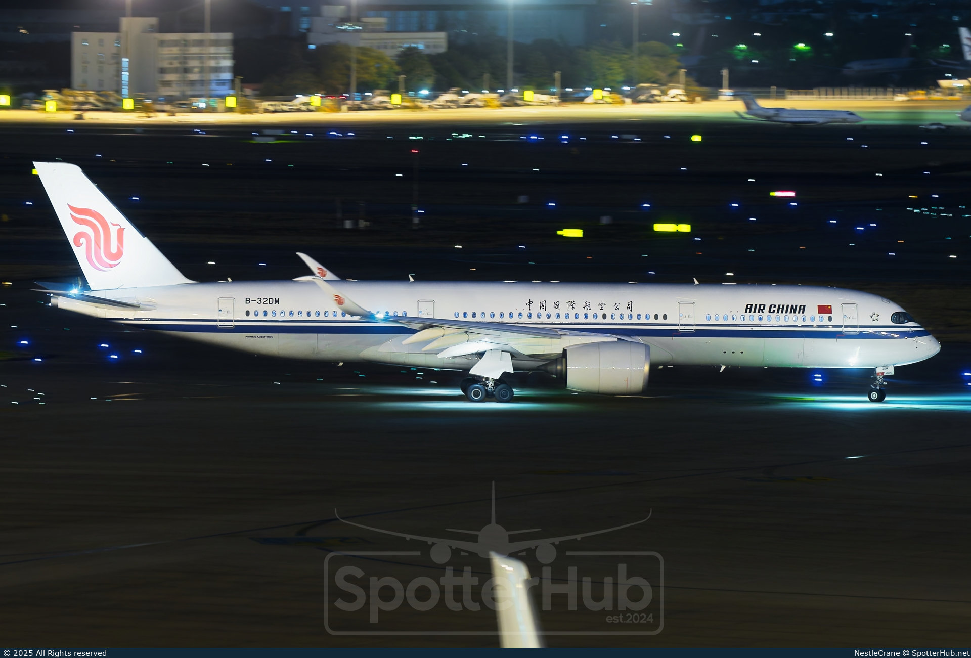 Photo of B-32DM - Airbus A350-941 operated by Air China