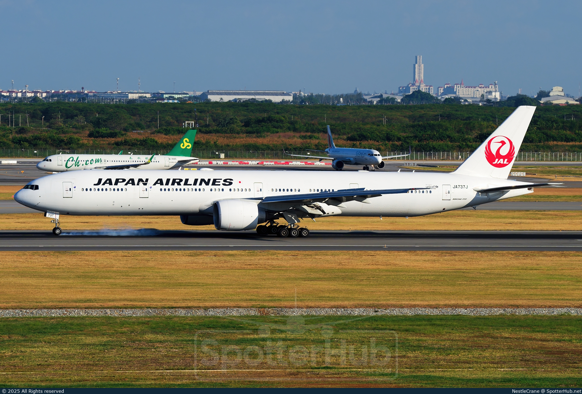 Photo of JA737J - Boeing 777-346(ER) operated by Japan Airlines