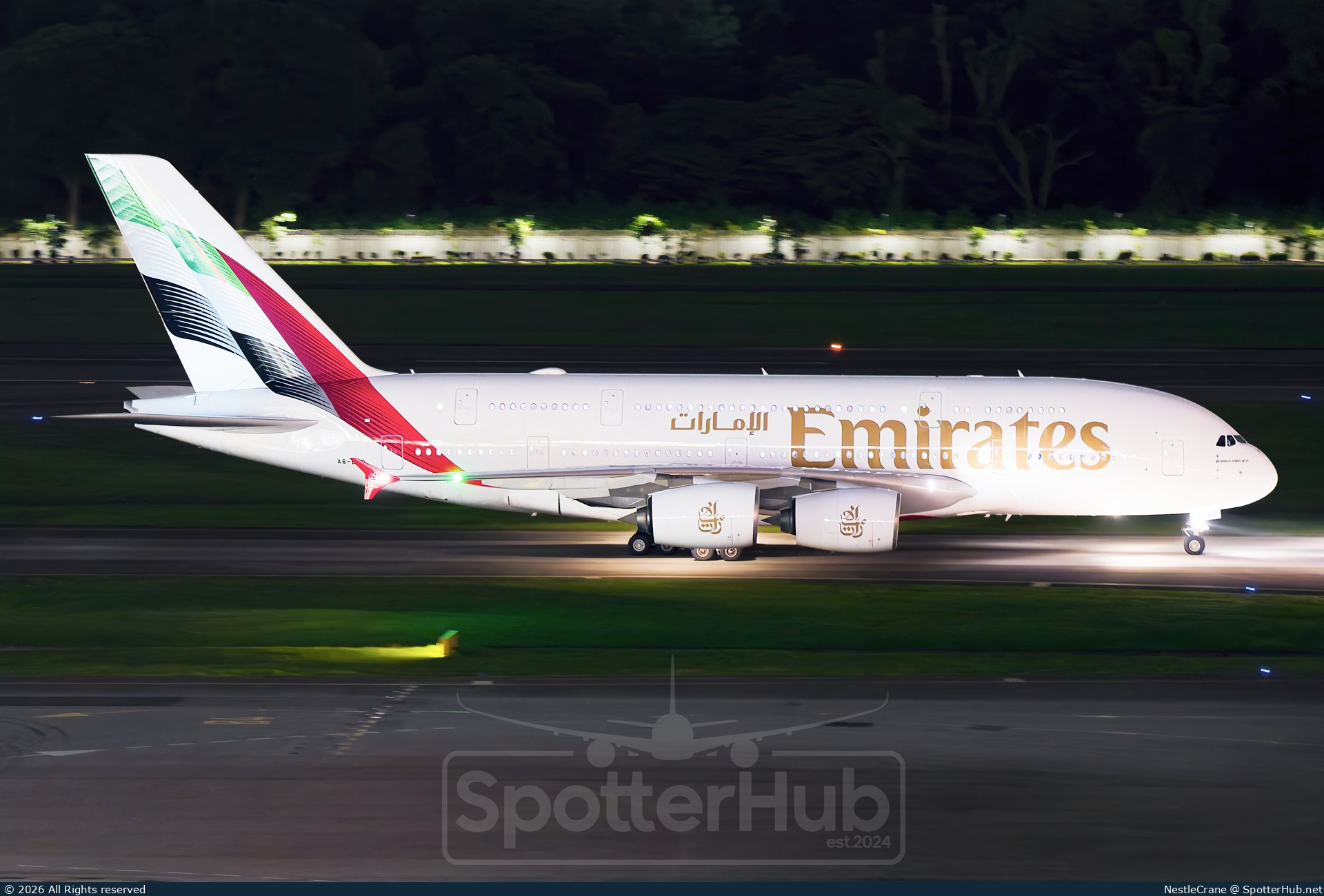 Photo of A6-EEP - Airbus A380-861 operated by Emirates