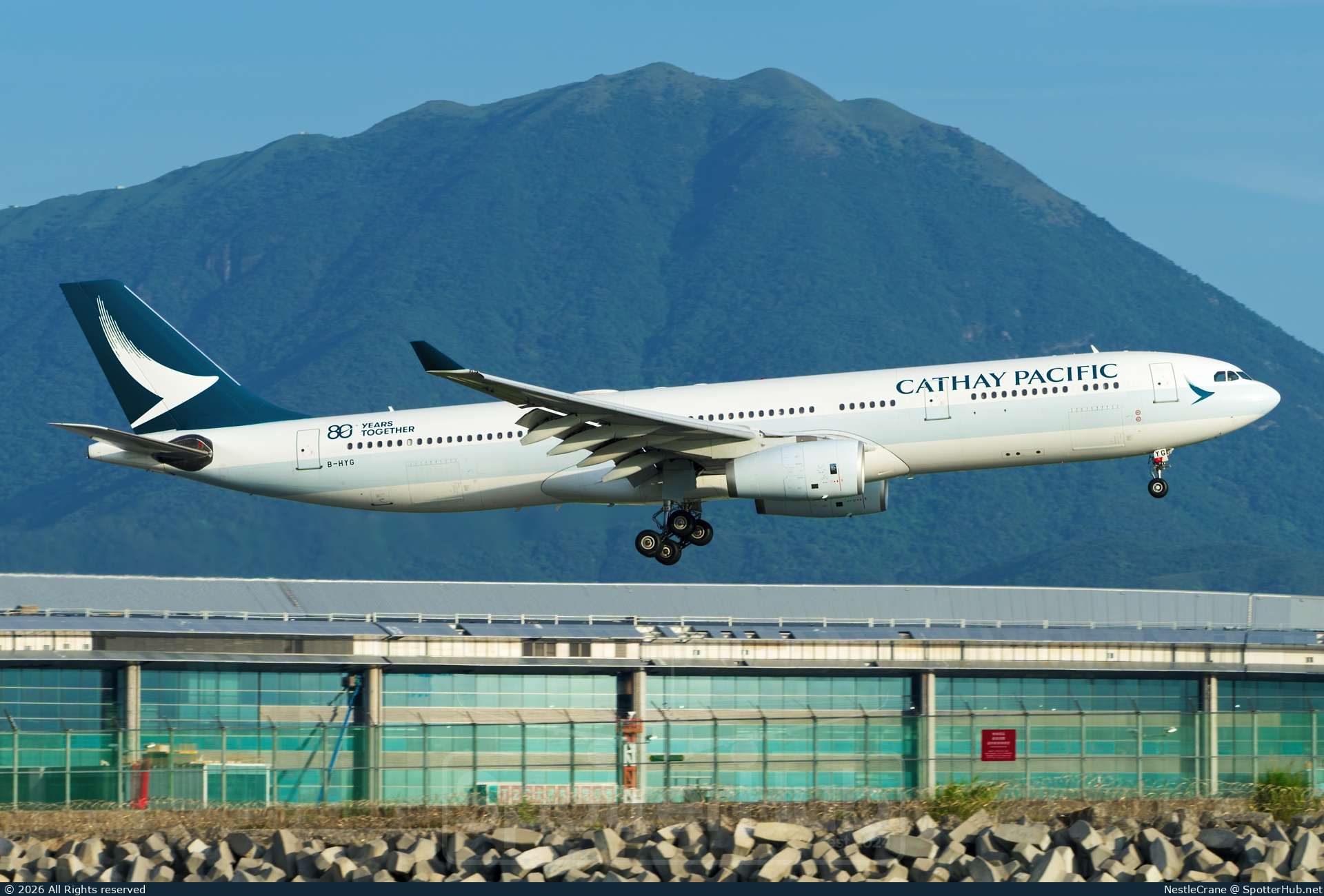 Photo of B-HYG - Airbus A330-343 operated by Cathay Pacific Airways