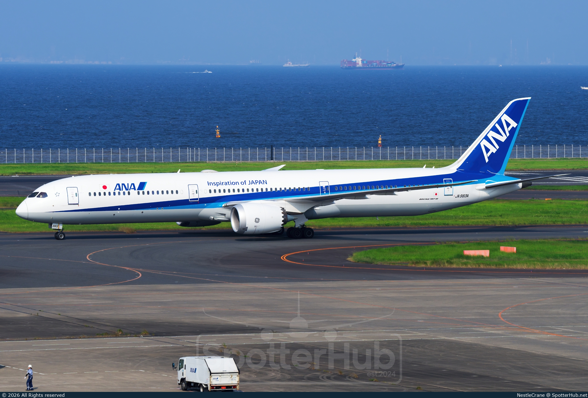 Photo of JA983A - Boeing 787-10 Dreamliner operated by ANA All Nippon Airways