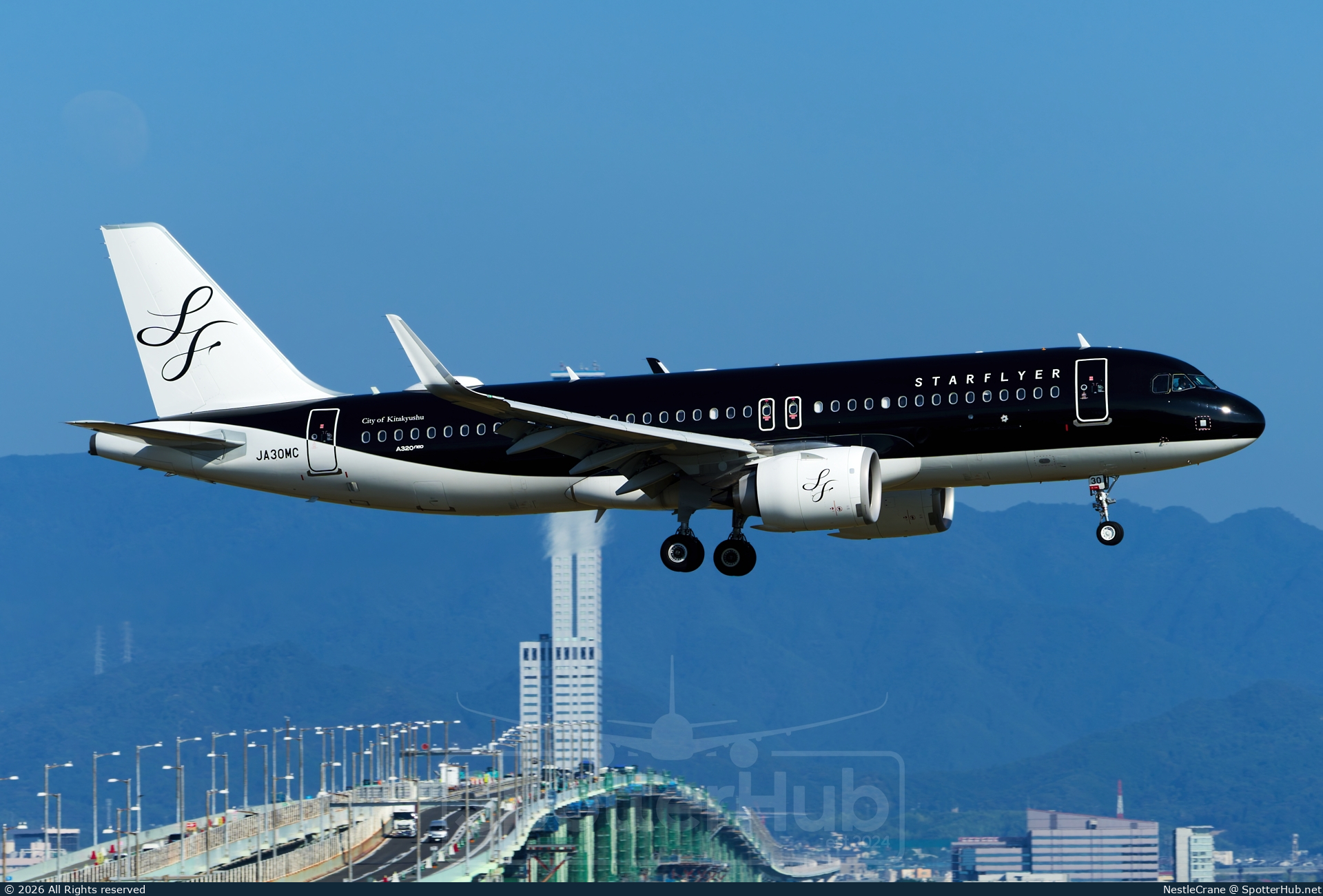 Photo of JA30MC - Airbus A320-251N operated by StarFlyer