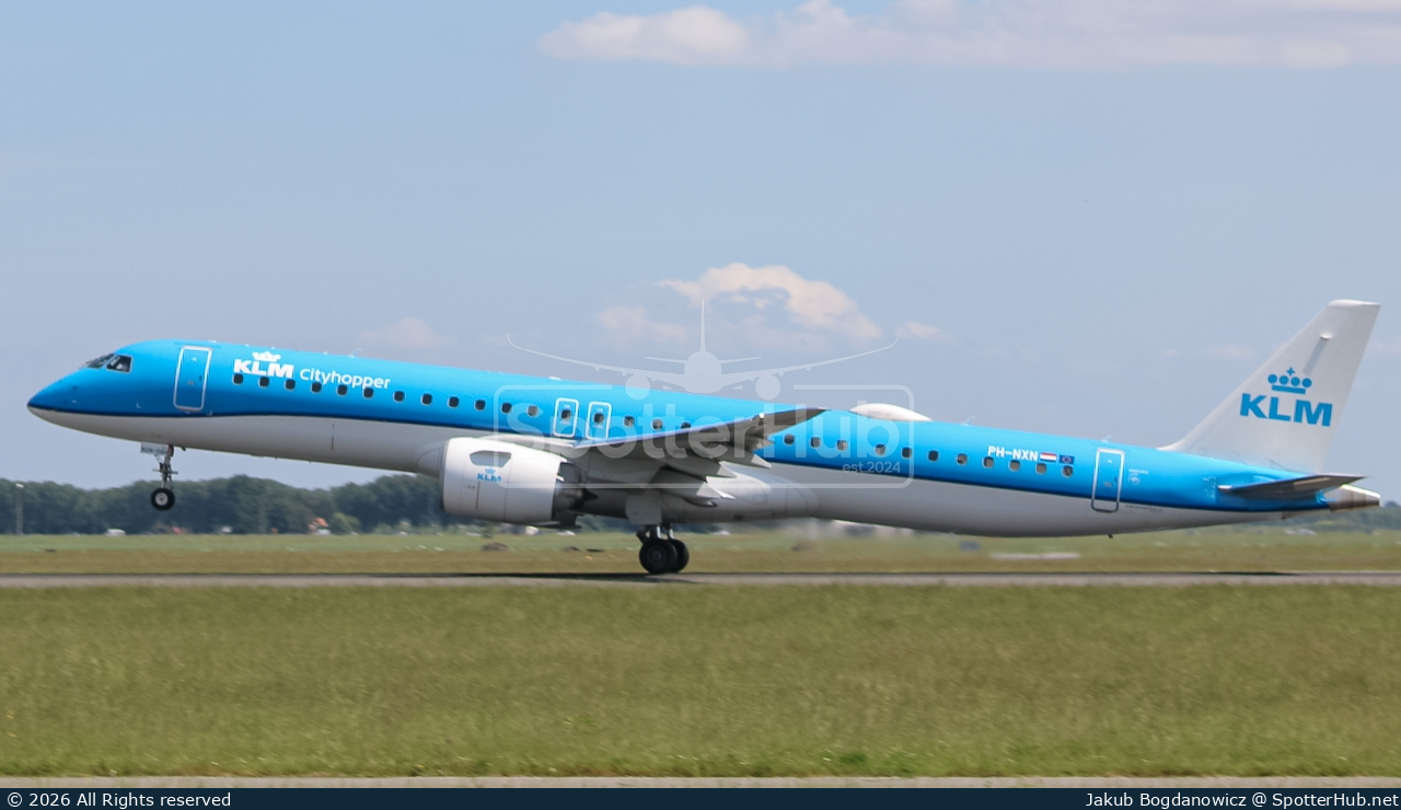 Photo of PH-NXN - Embraer ERJ-195-E2 operated by KLM Cityhopper