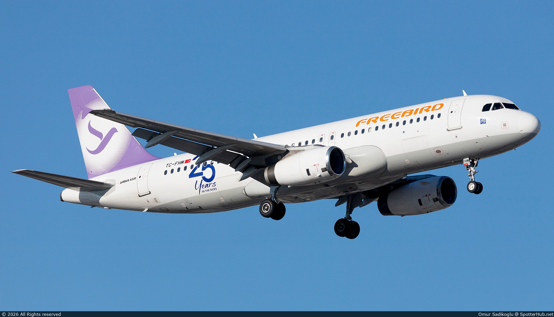 Photo of TC-FHM - Airbus A320-232 operated by Freebird Airlines
