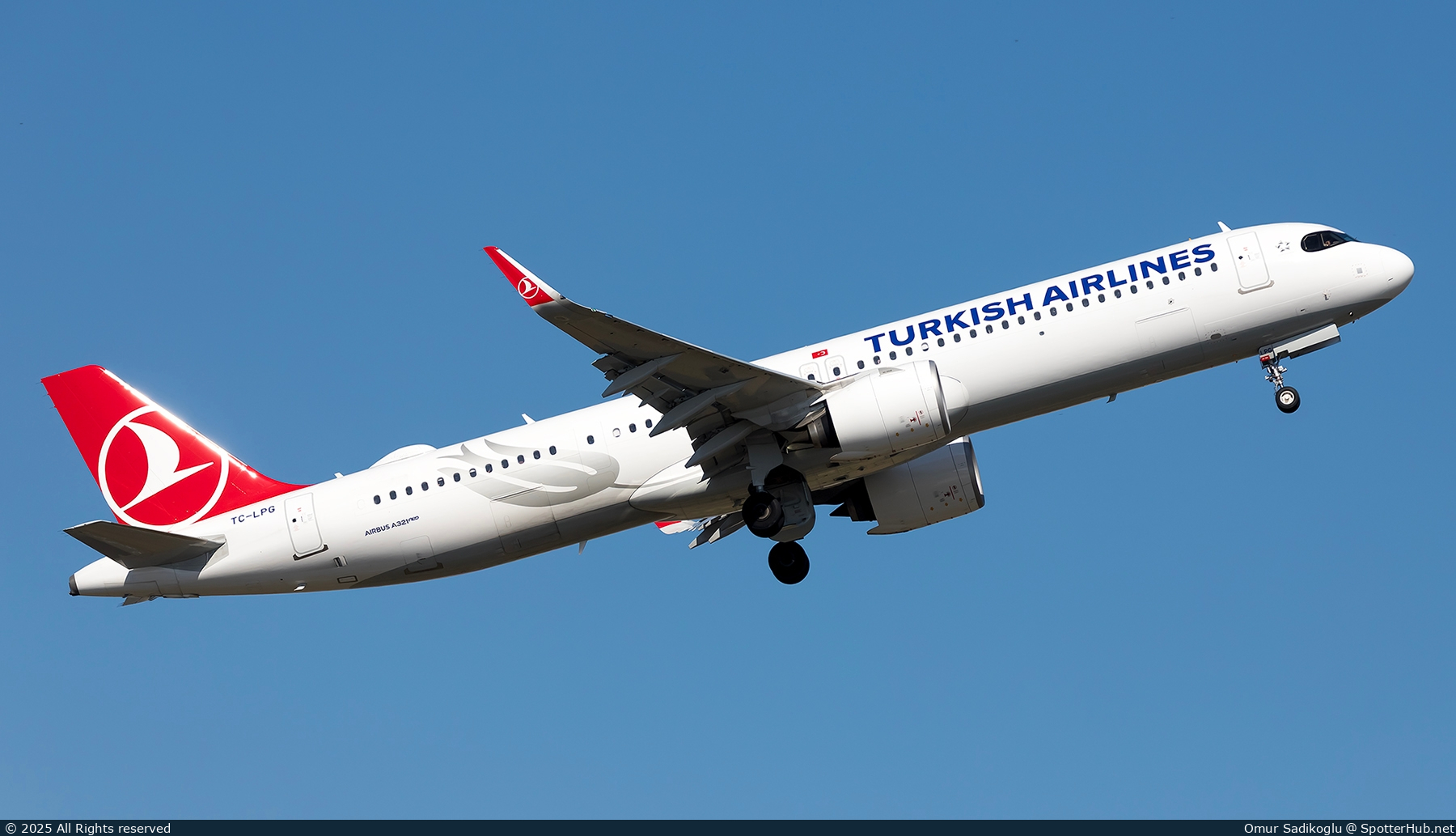 Photo of TC-LPG - Airbus A321-271NX operated by Turkish Airlines