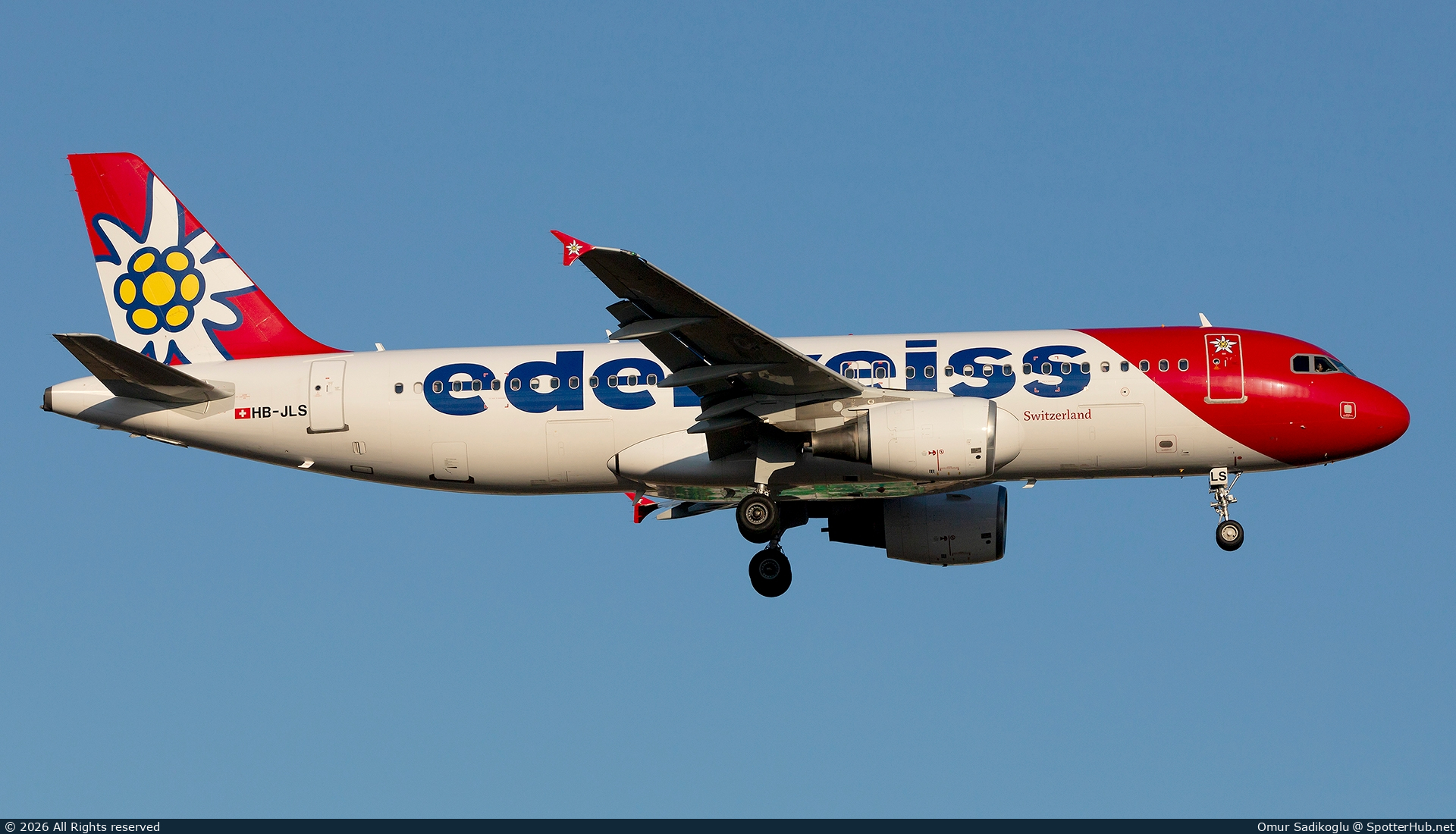 Photo of HB-JLS - Airbus A320-214 operated by Edelweiss Air