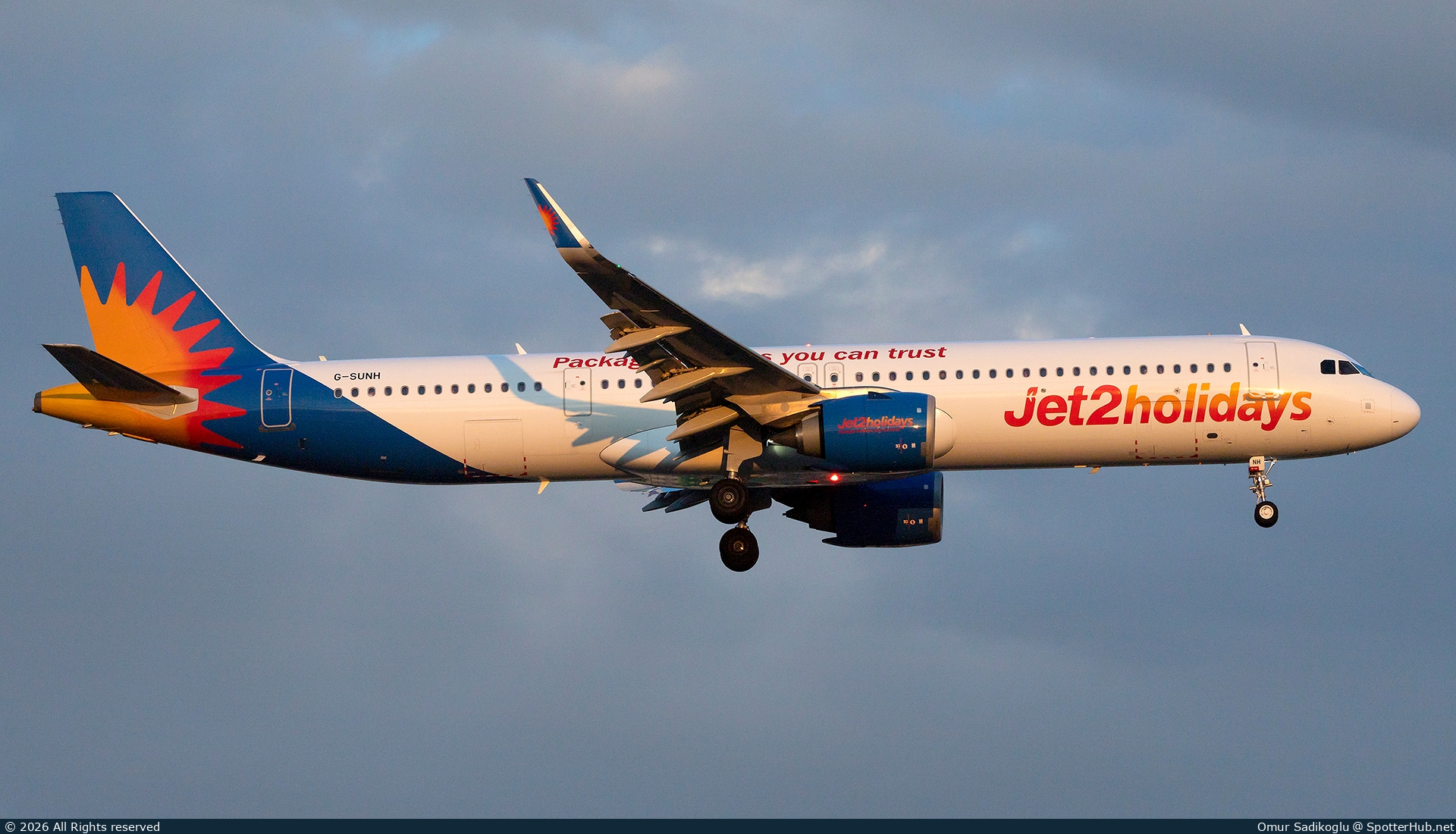 Photo of G-SUNH - Airbus A321-251NX operated by Jet2