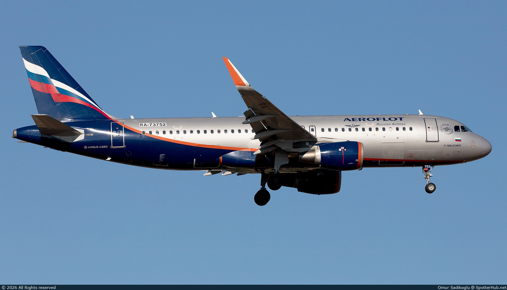 Photo of RA-73752 - Airbus A320-214 operated by Aeroflot