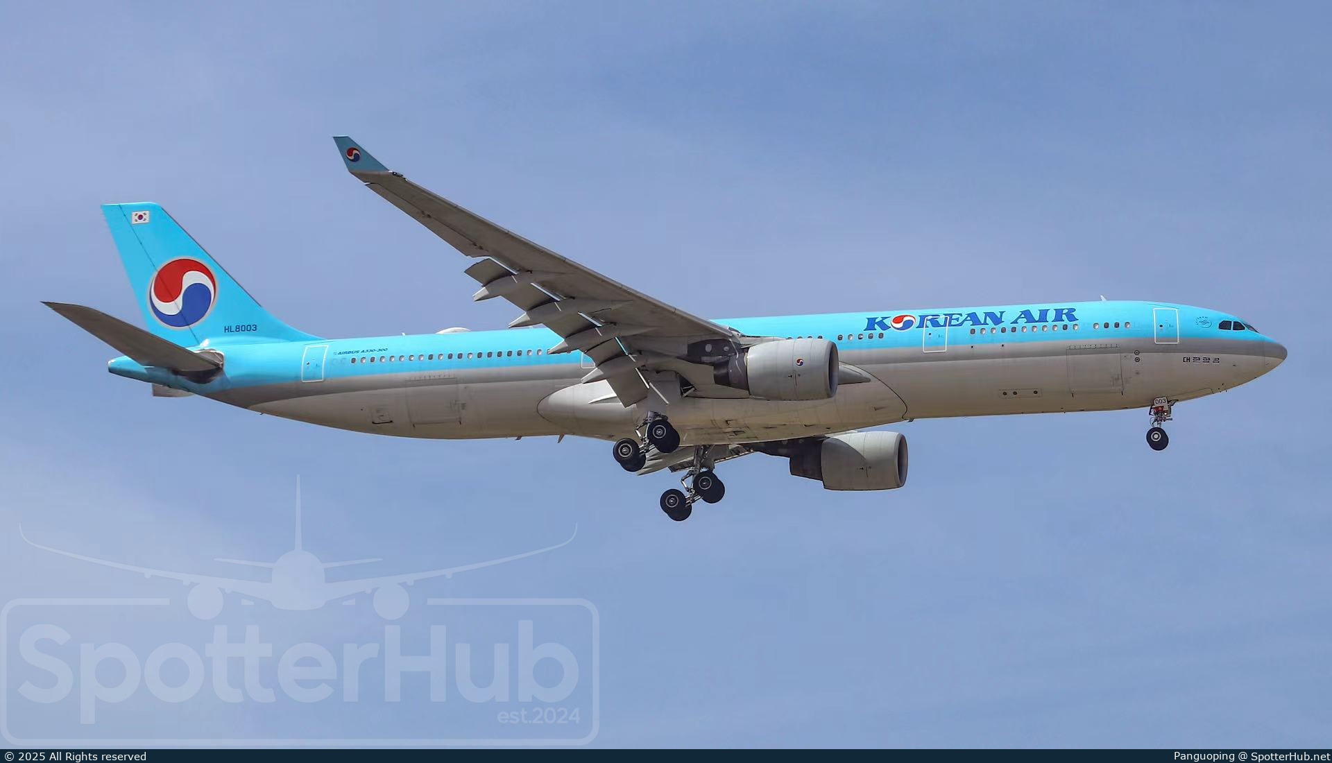 Photo of HL8003 - Airbus A330-323 operated by Korean Air