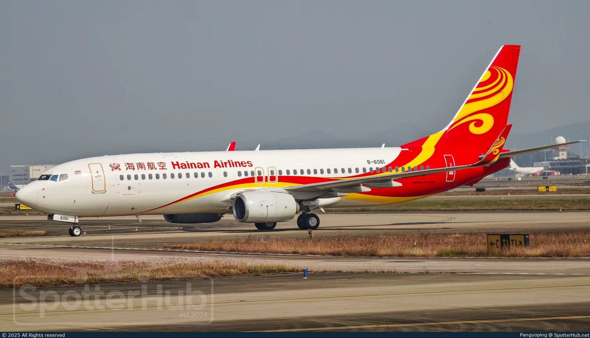 Photo of B-6061 - Boeing 737-89P operated by Hainan Airlines