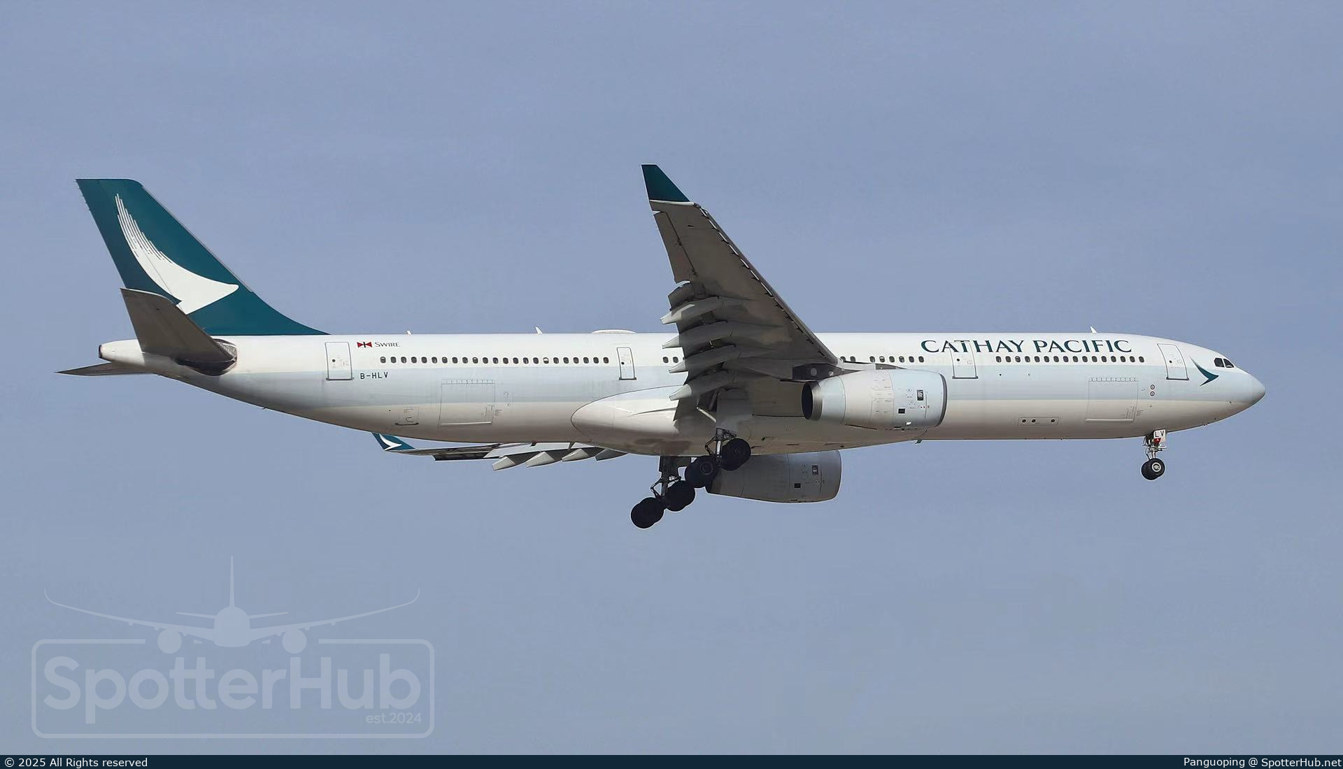 Photo of B-HLV - Airbus A330-343 operated by Cathay Pacific Airways