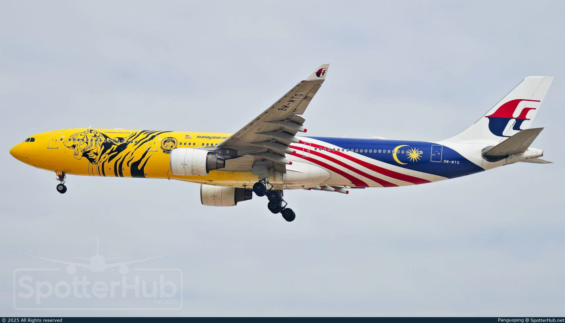 Photo of 9M-MTG - Airbus A330-323 operated by Malaysia Airlines