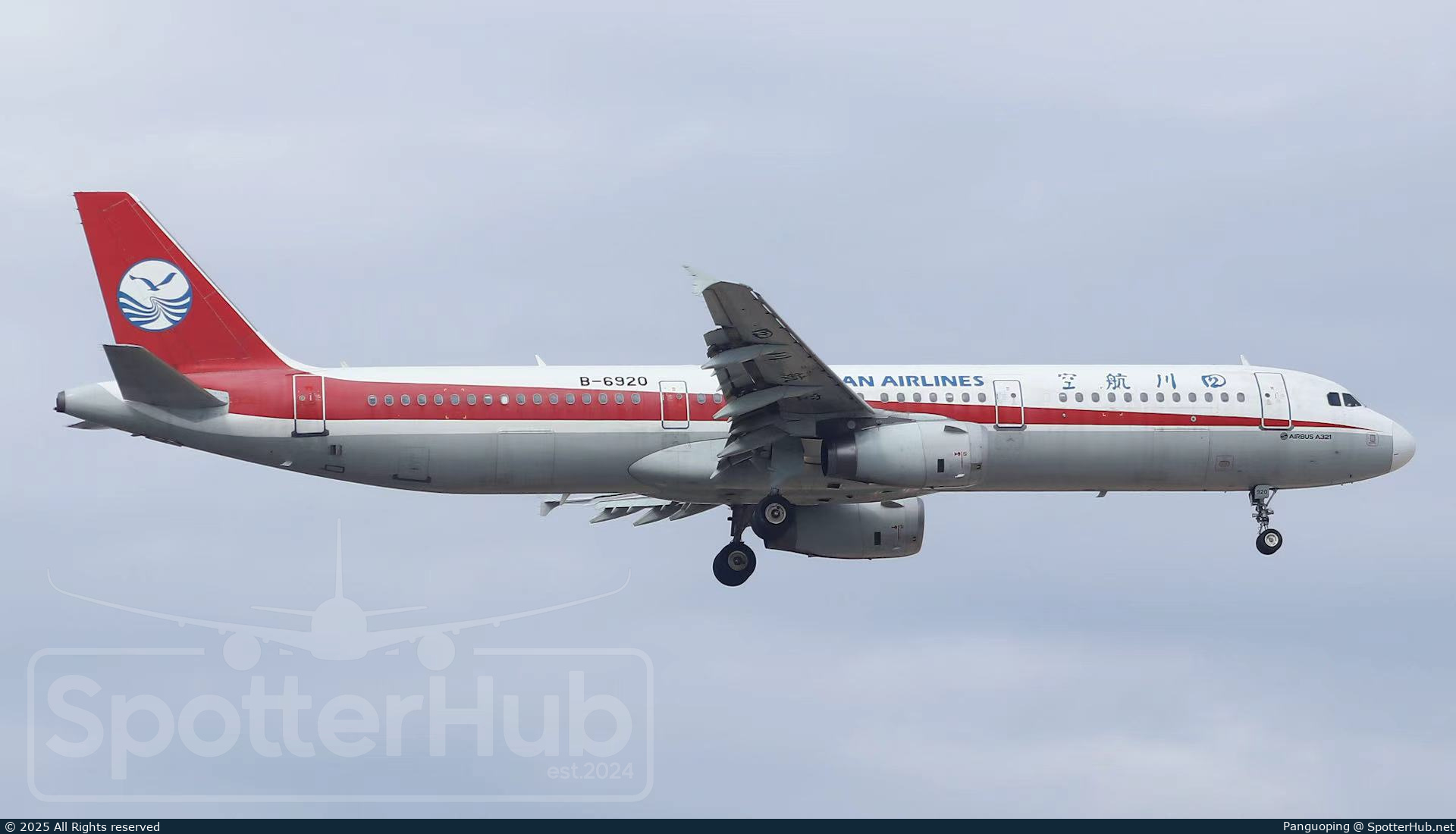 Photo of B-6920 - Airbus A321-231 operated by Sichuan Airlines