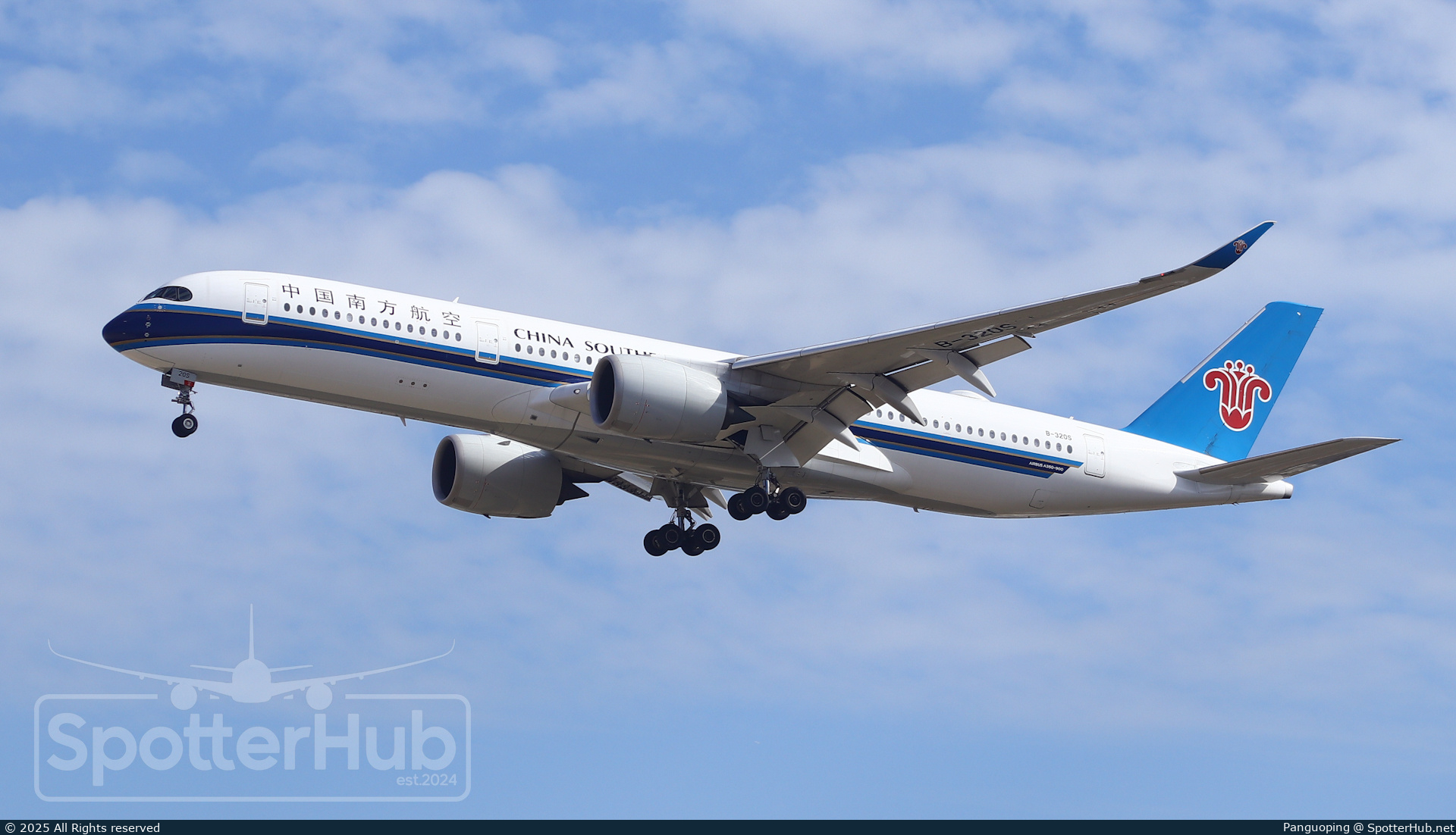 Photo of B-320S - Airbus A350-941 operated by China Southern Airlines