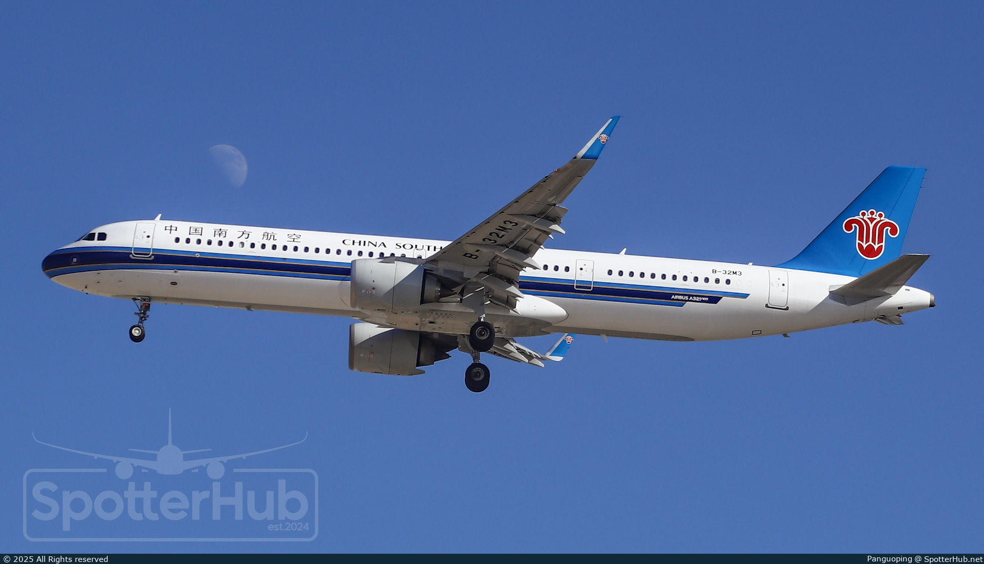 Photo of B-32M3 - Airbus A321-251NX operated by China Southern Airlines