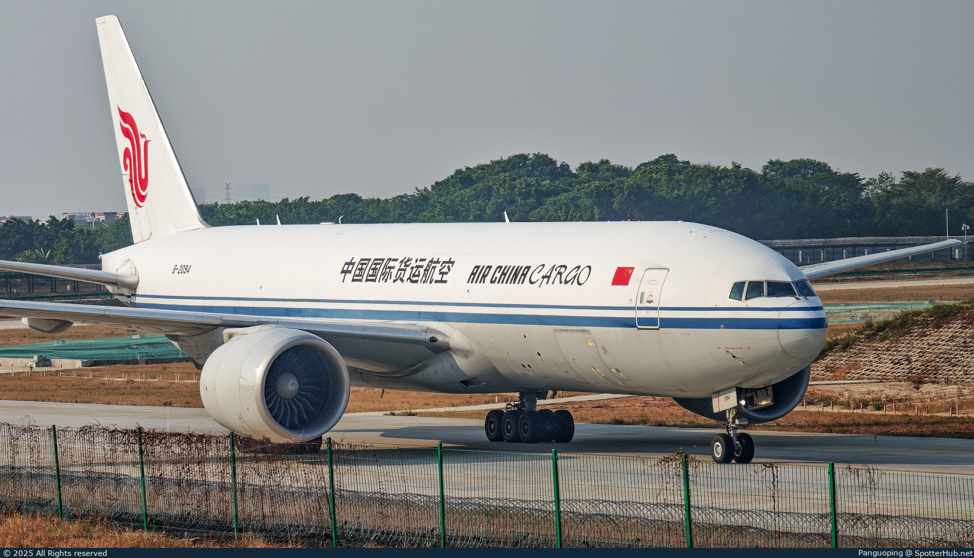 Photo of B-2094 - Boeing 777-FFT operated by Air China Cargo