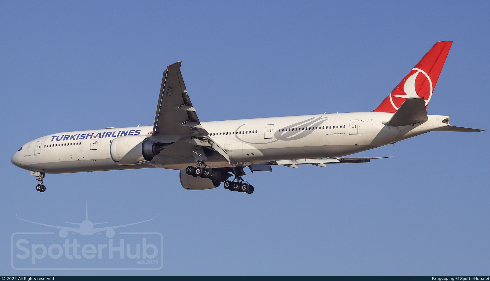Photo of TC-JJE - Boeing 777-3F2(ER) operated by Turkish Airlines