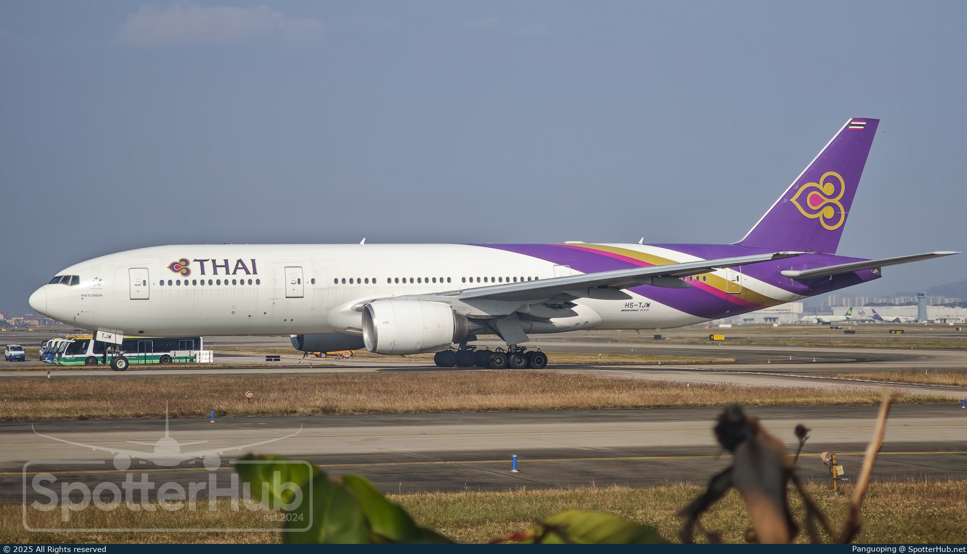 Photo of HS-TJW - Boeing 777-2D7(ER) operated by Thai Airways International