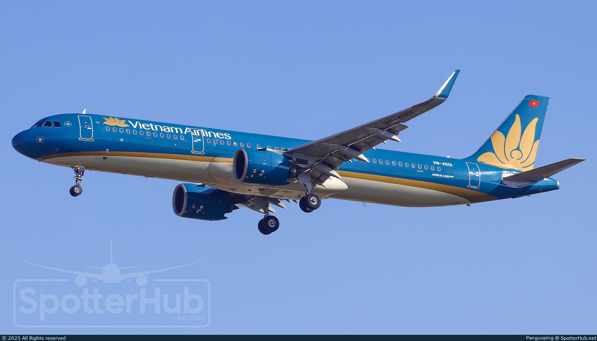 Photo of VN-A501 - Airbus A321-272N operated by Vietnam Airlines