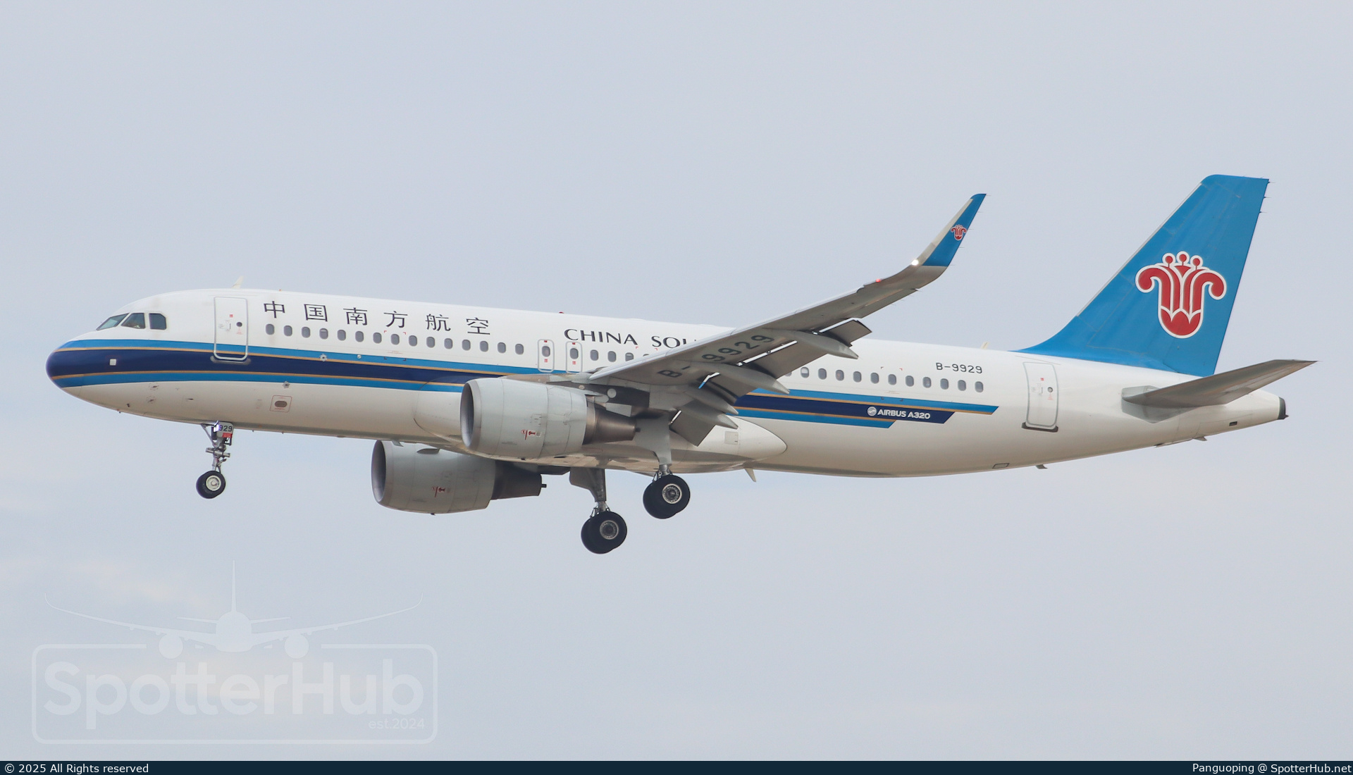 Photo of B-9929 - Airbus A320-214 operated by China Southern Airlines