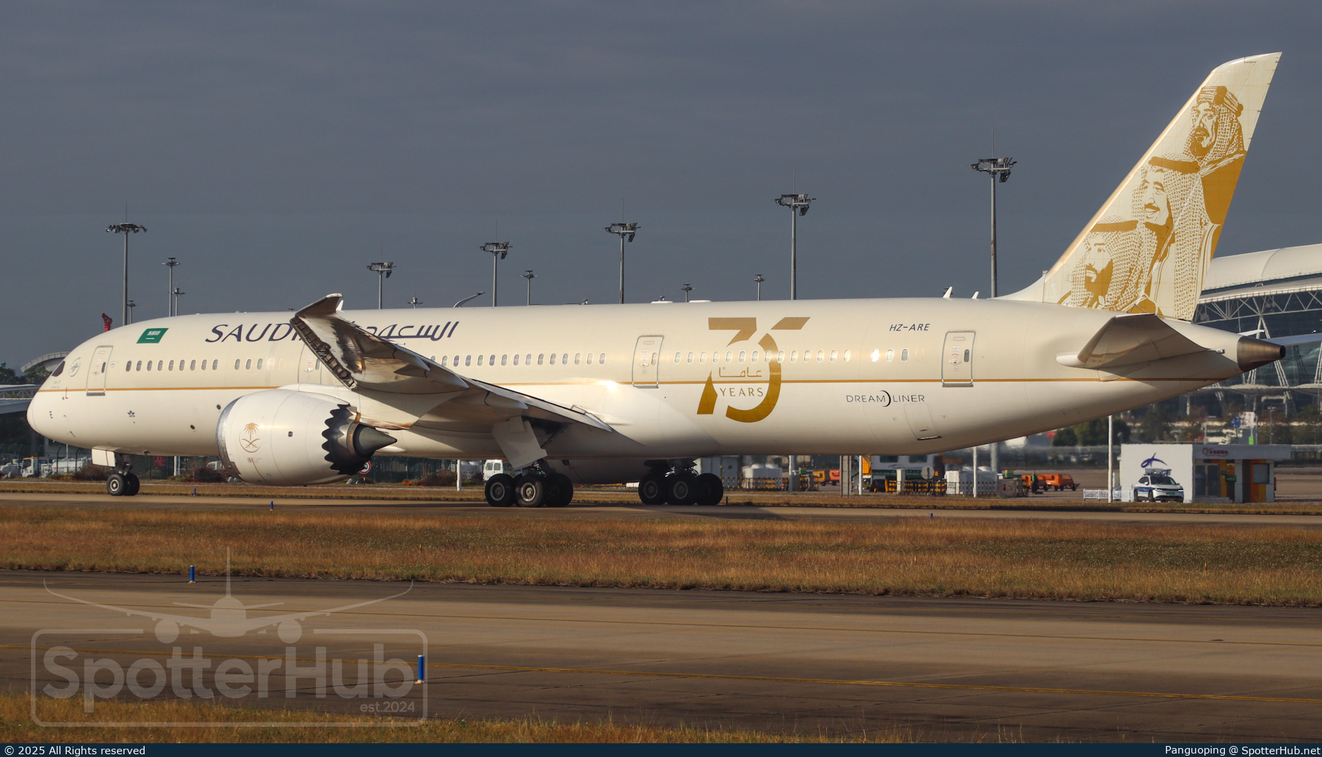 Photo of HZ-ARE - Boeing 787-9 Dreamliner operated by Saudia