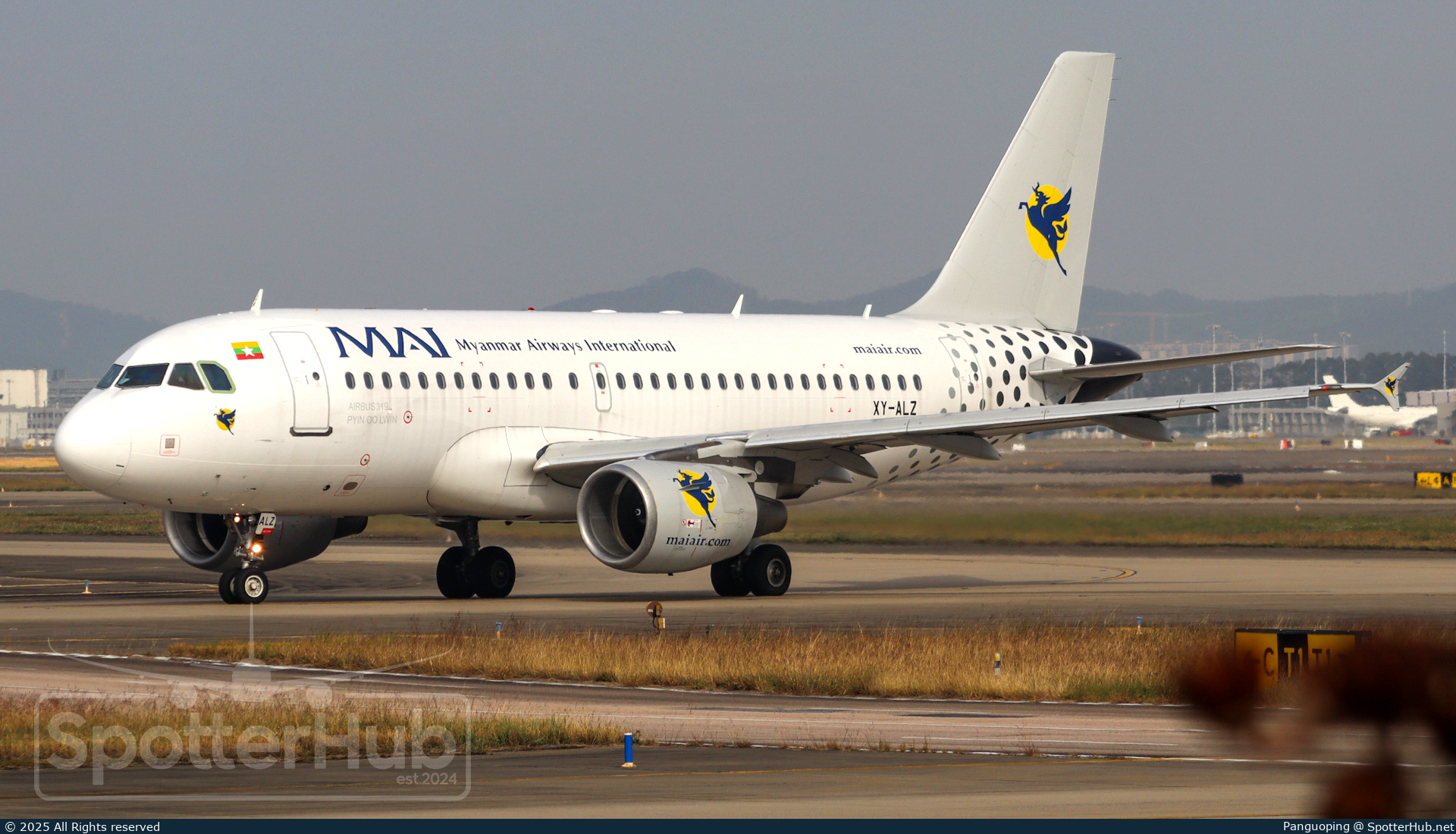 Photo of XY-ALZ - Airbus A319-112 operated by Myanmar Airways International