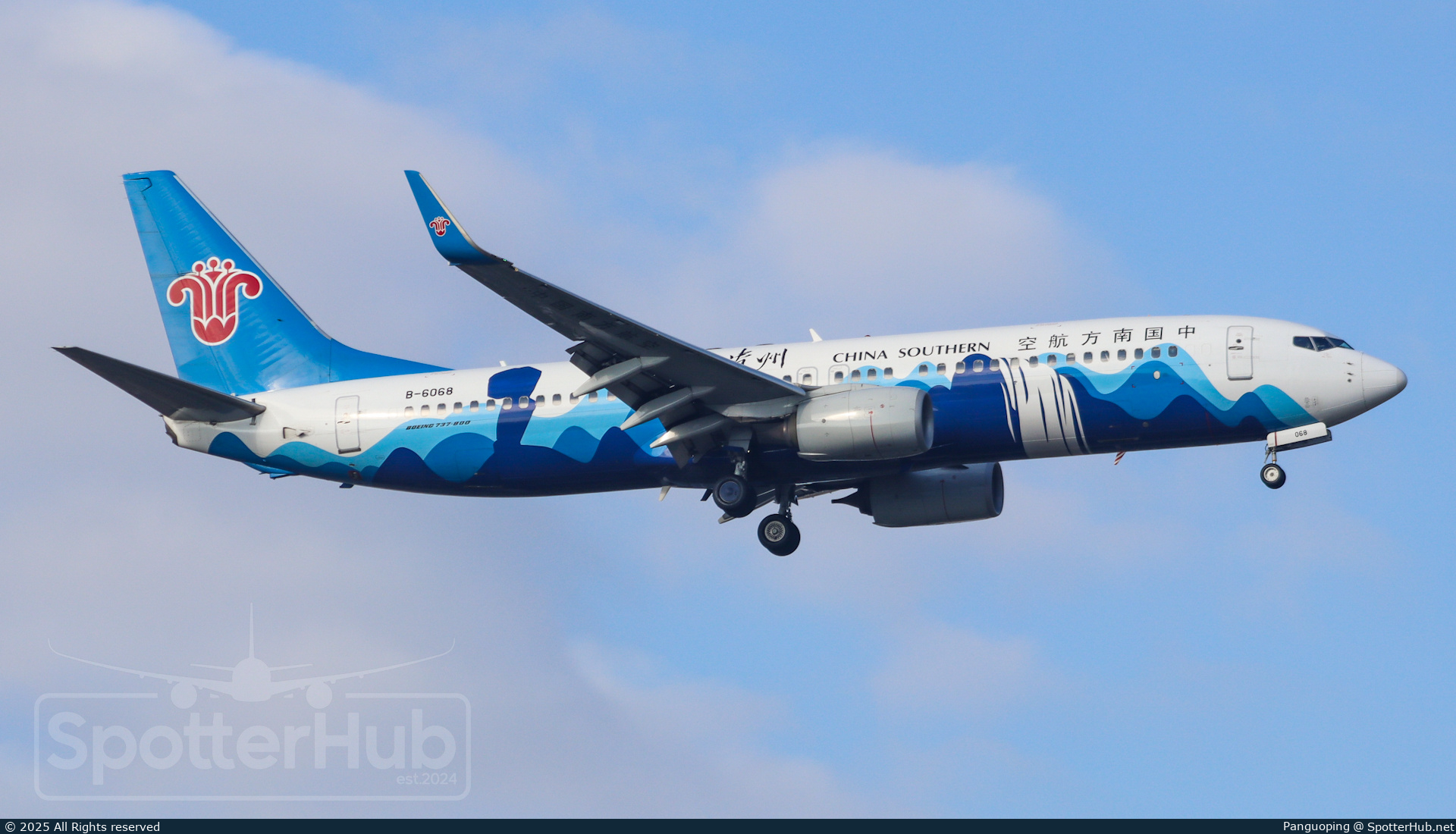 Photo of B-6068 - Boeing 737-81B operated by China Southern Airlines