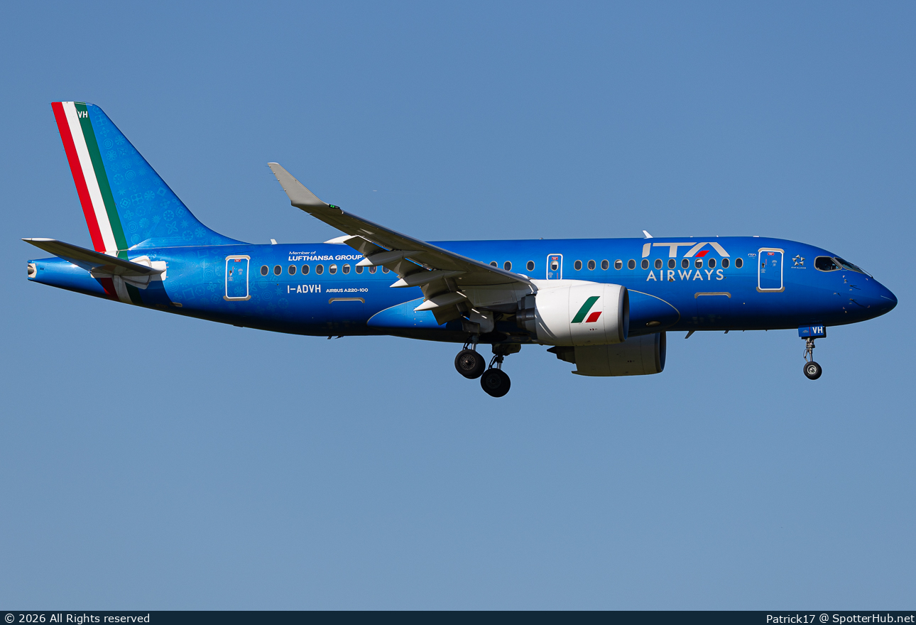 Photo of I-ADVH - Airbus A220-100 operated by ITA Airways
