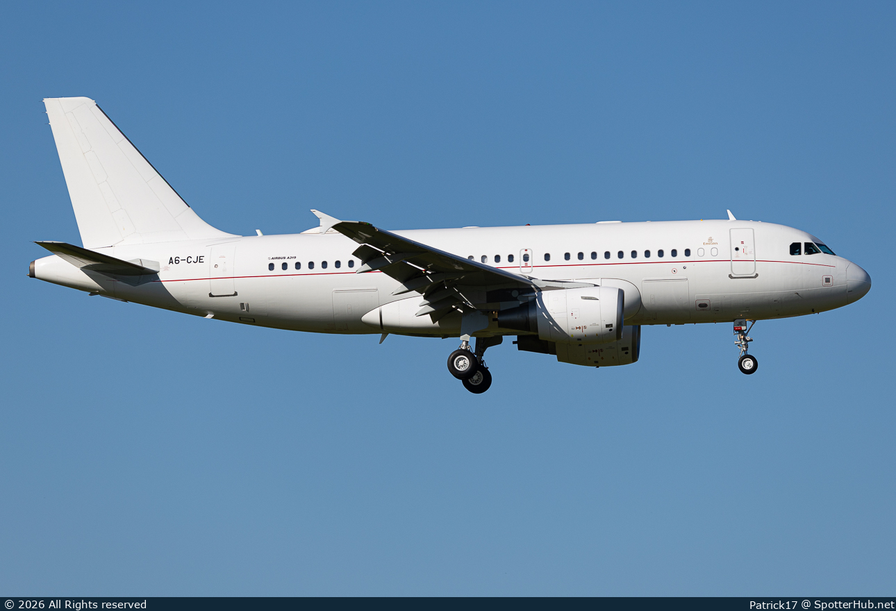 Photo of A6-CJE - Airbus A319-115(CJ) operated by Emirates Executive