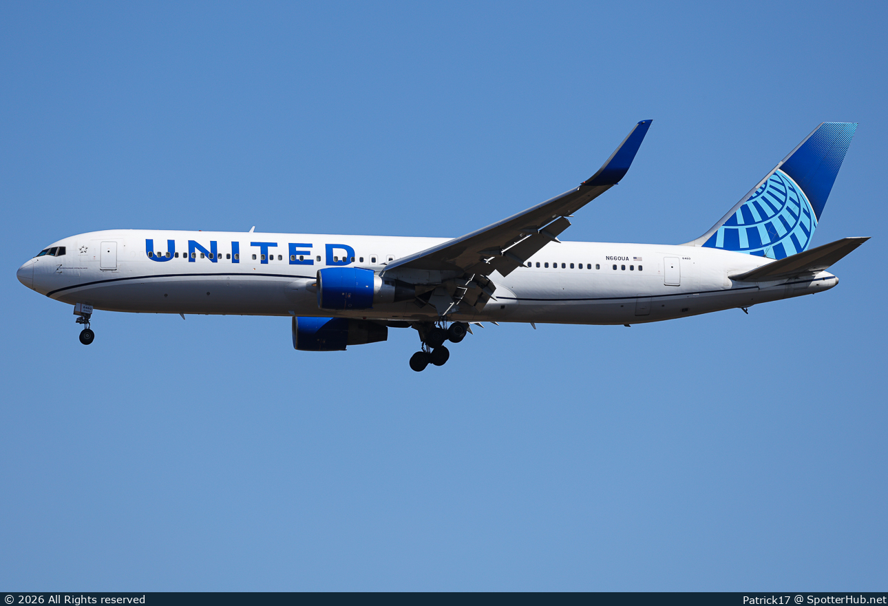 Photo of N660UA - Boeing 767-322(ER) operated by United Airlines