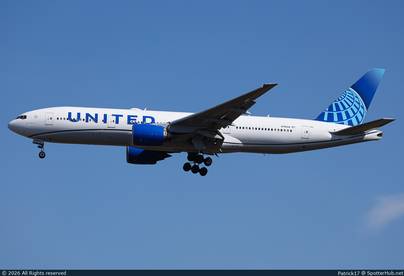 Photo of N782UA - Boeing 777-222(ER) operated by United Airlines
