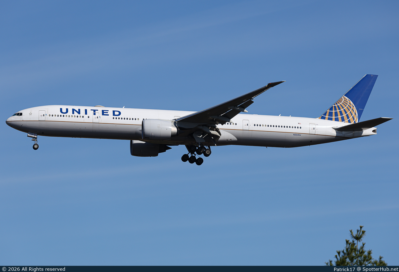 Photo of N2645U - Boeing 777-322(ER) operated by United Airlines