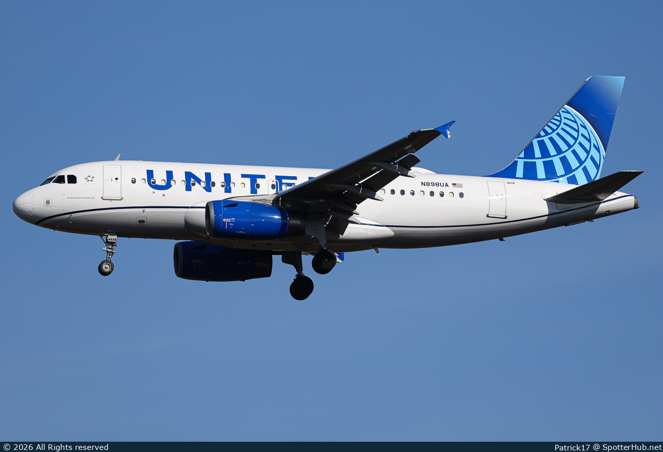 Photo of N898UA - Airbus A319-132 operated by United Airlines
