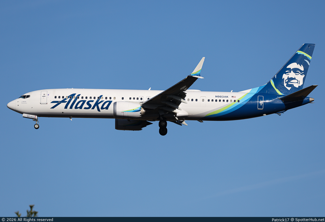 Photo of N983AK - Boeing 737 MAX 9 operated by Alaska Airlines