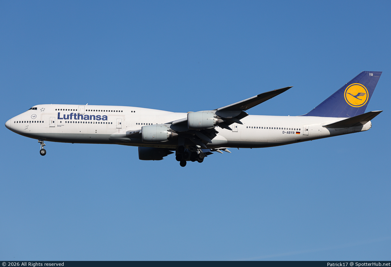 Photo of D-ABYR - Boeing 747-830 operated by Lufthansa