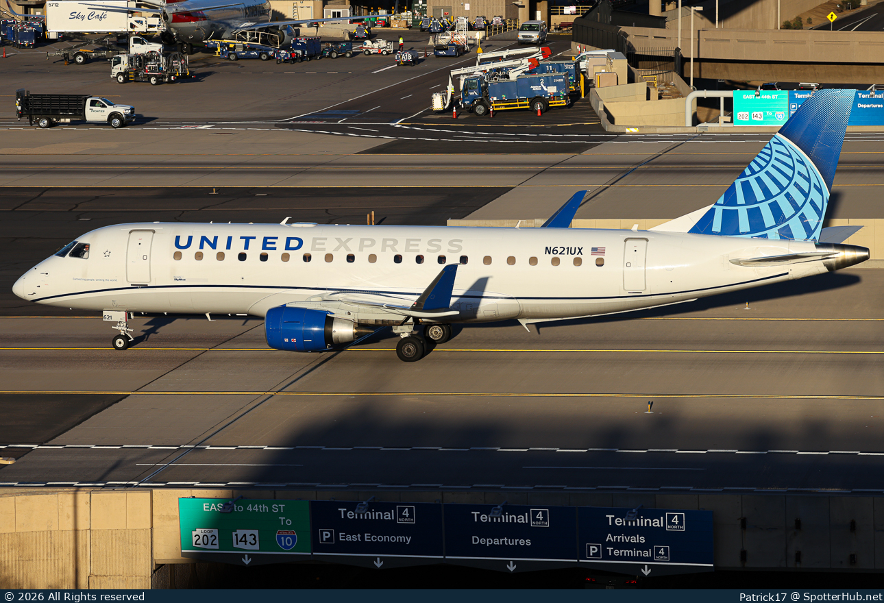 Photo of N621UX - Embraer ERJ-175LL operated by United Express (opb SkyWest Airlines)