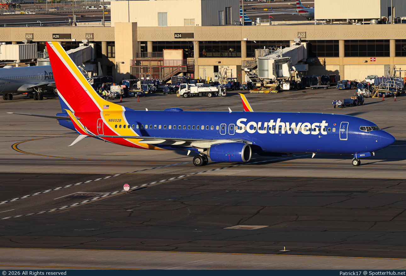 Photo of N8652B - Boeing 737-8H4 operated by Southwest Airlines